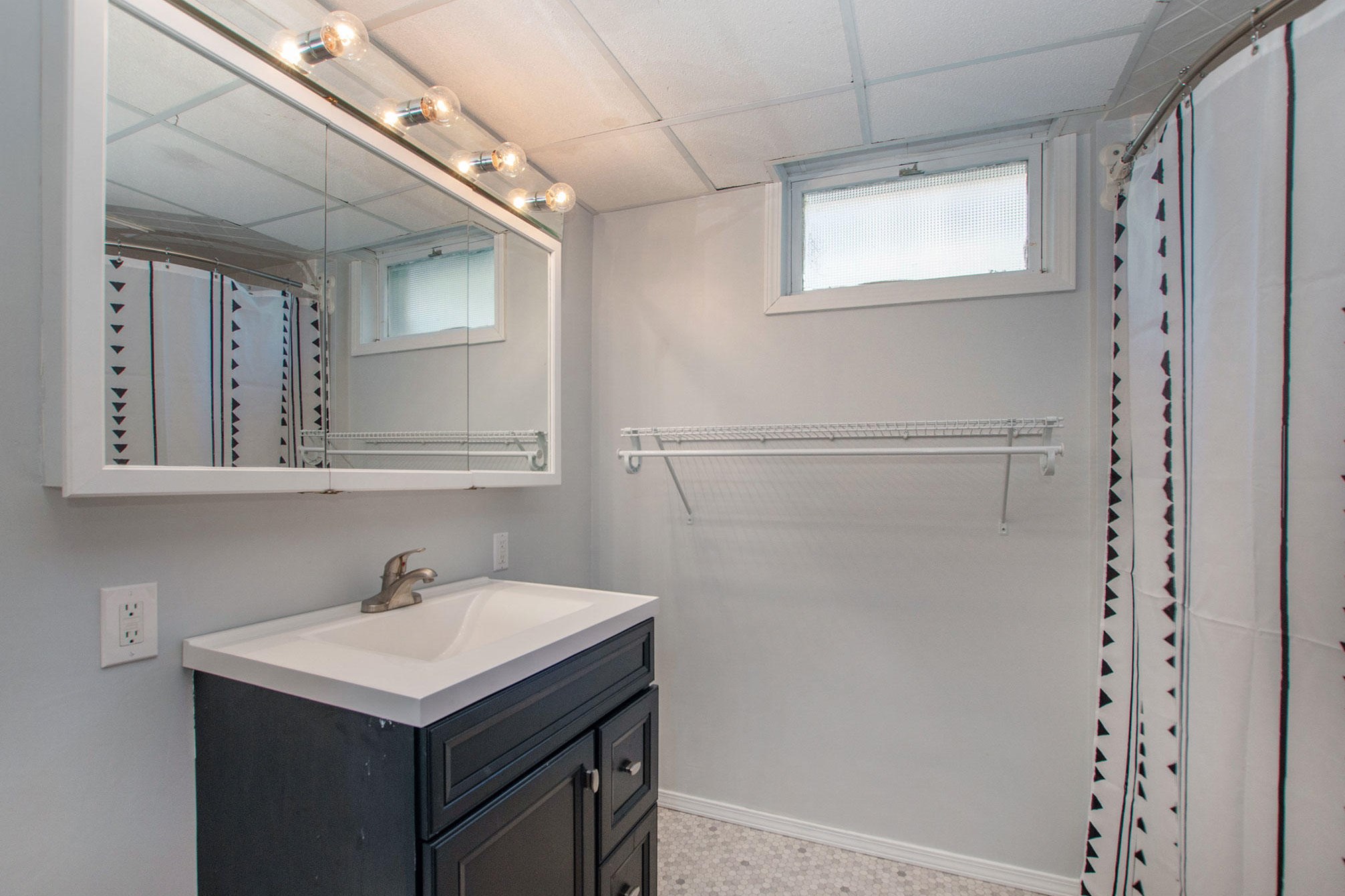 1056 Rushmore St, Jenison MI  49428-9369 exterior