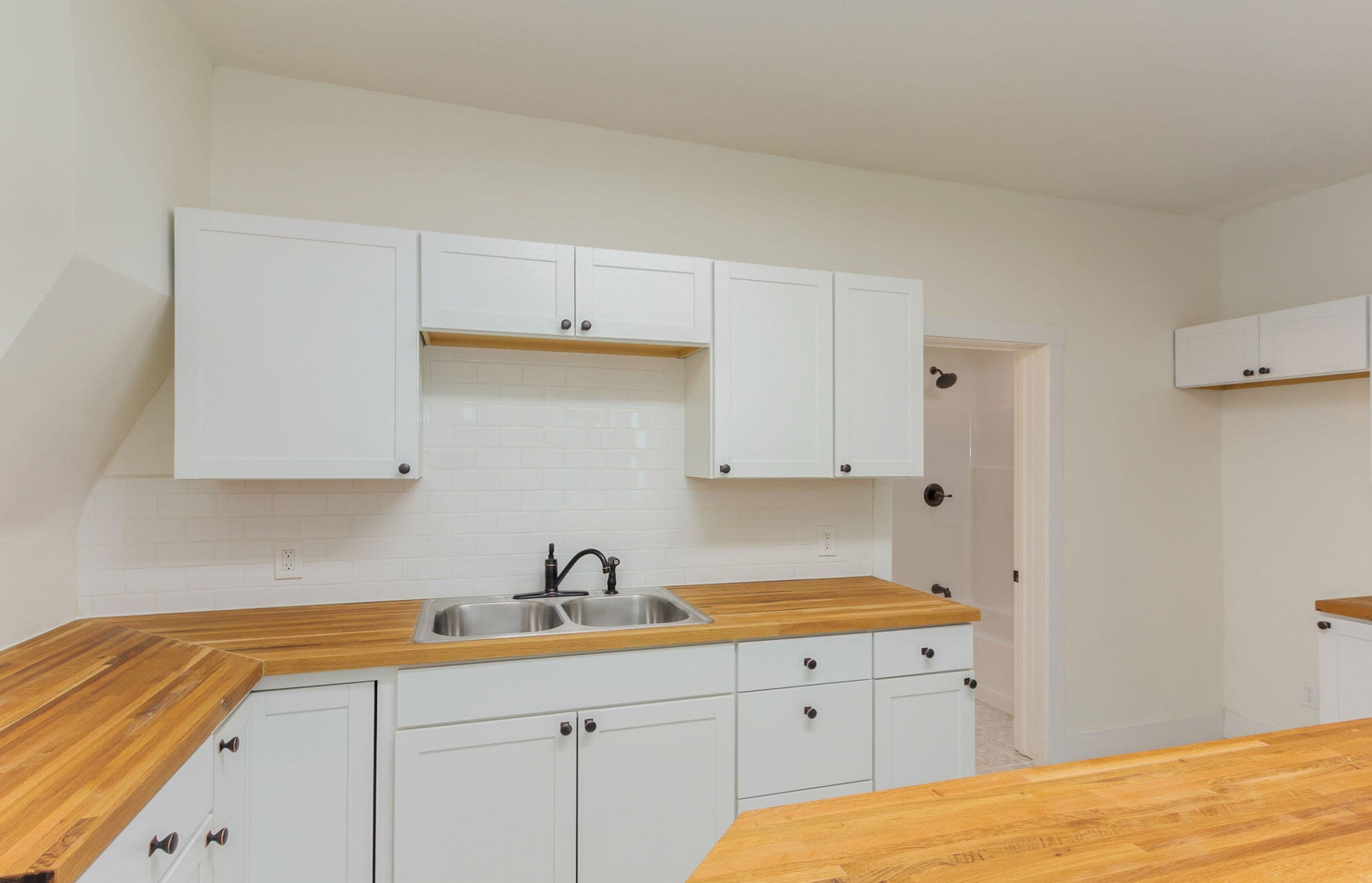 360 Hogadone Ave, Grand Rapids MI 49504-6225 exterior