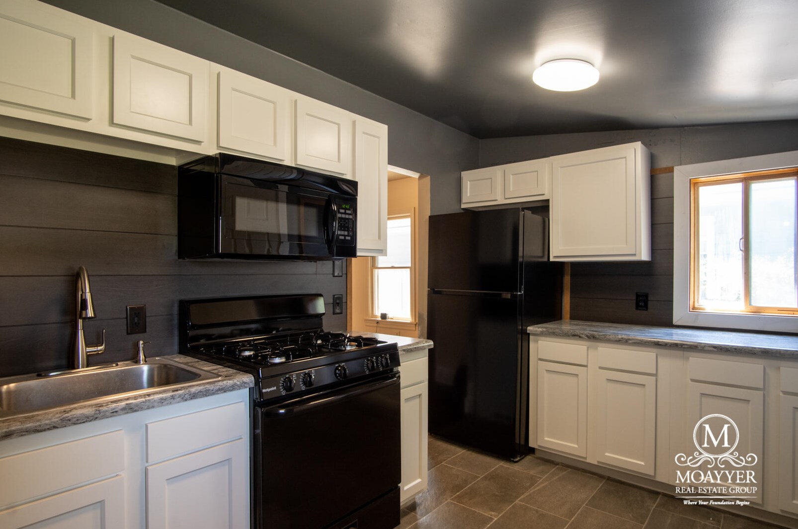 3775 Jefferson Ave, Grand Rapids MI  49548-2337 exterior