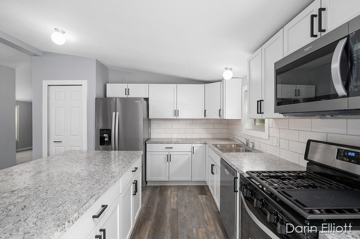 8500 Peck Lake Rd, Saranac MI  48881-9633 exterior