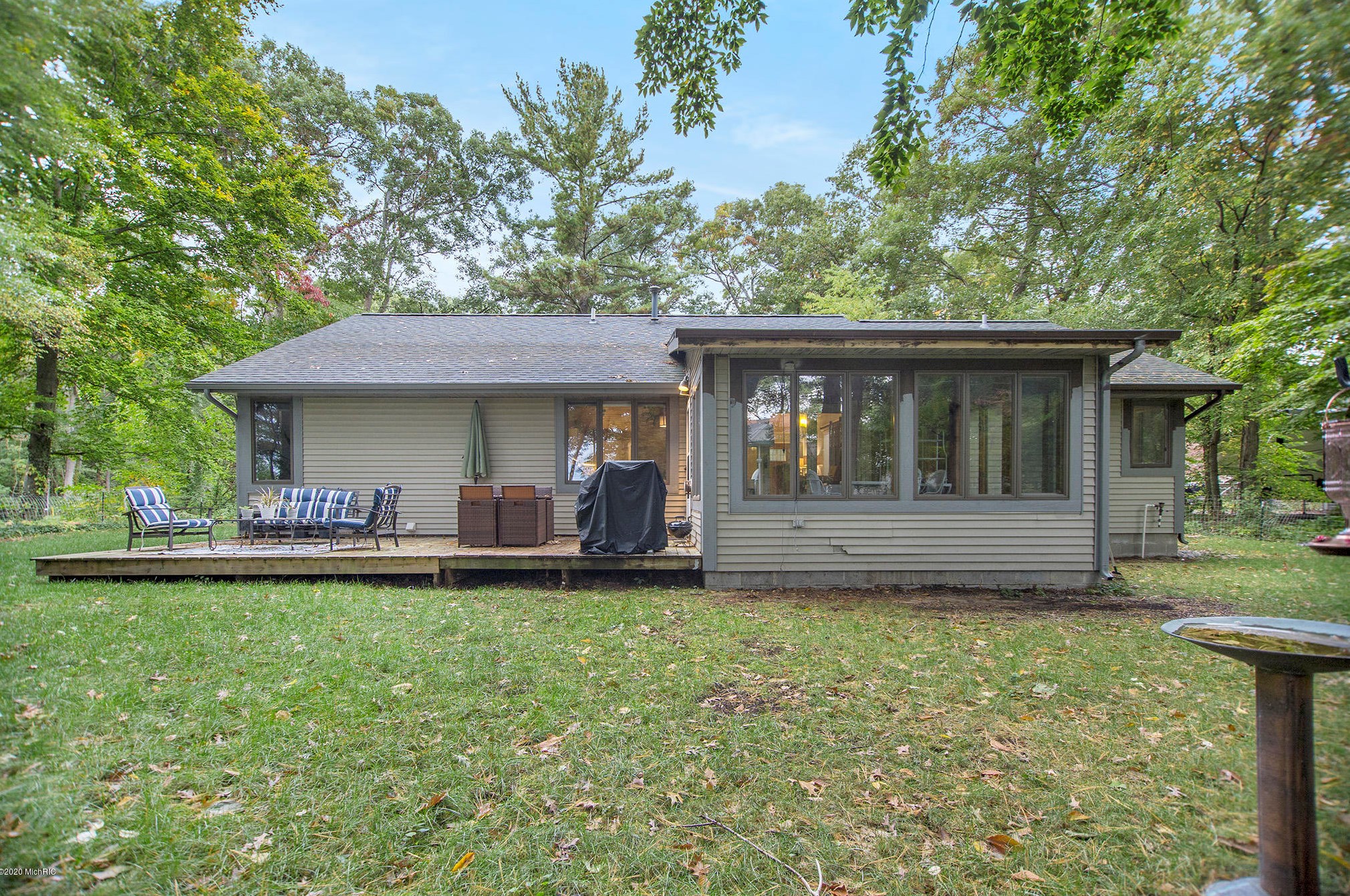 15304 Central Ave, Spring Lake MI  49456-9551 exterior