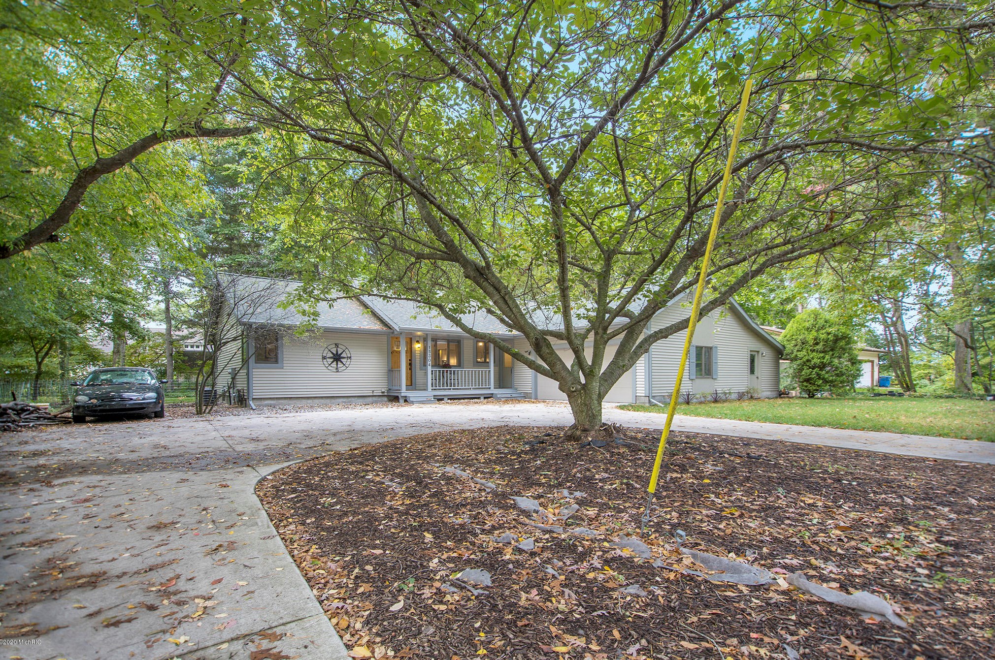 15304 Central Ave, Spring Lake MI  49456-9551 exterior