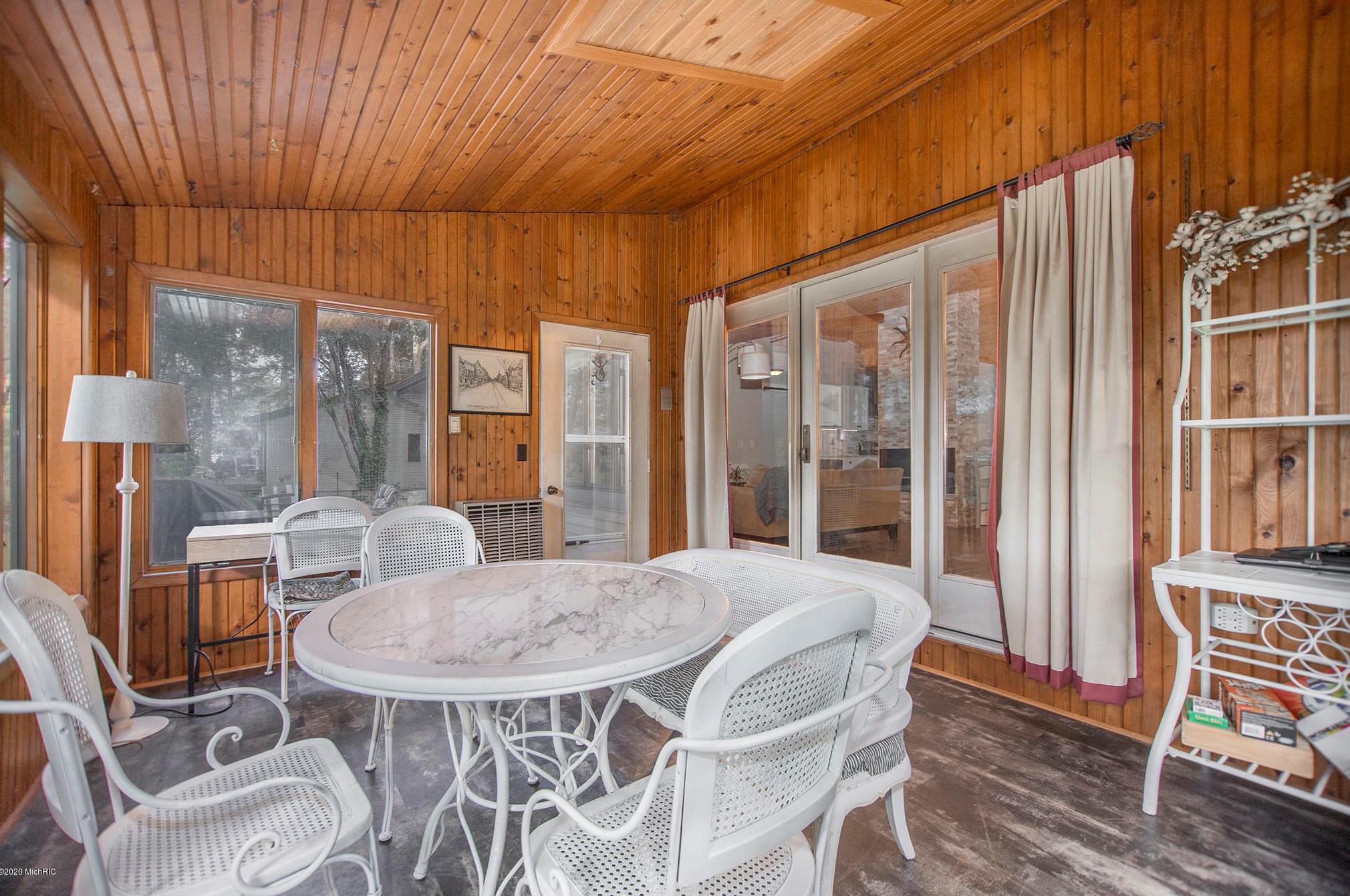 15304 Central Ave, Spring Lake MI  49456-9551 exterior