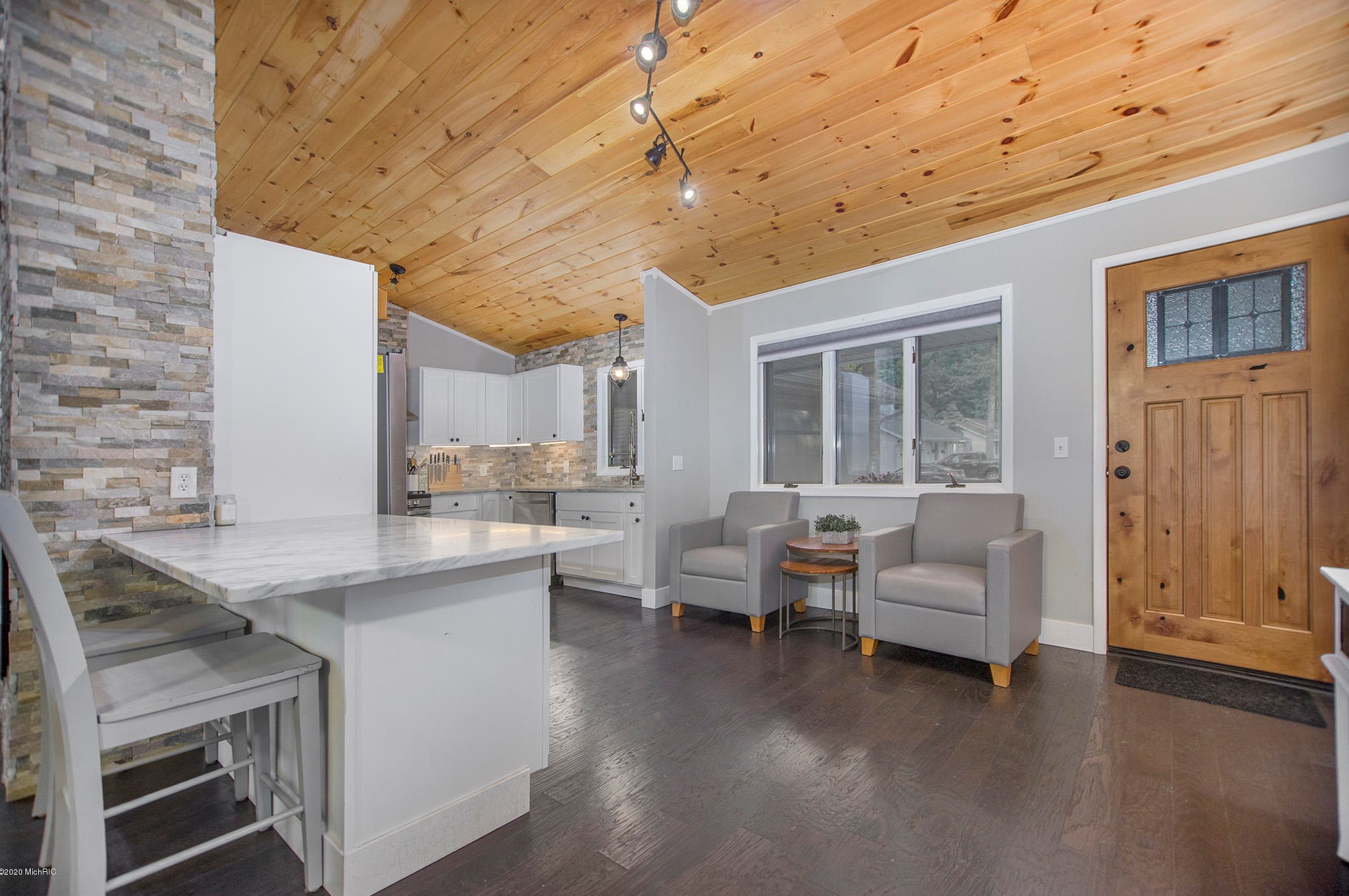 15304 Central Ave, Spring Lake MI  49456-9551 exterior