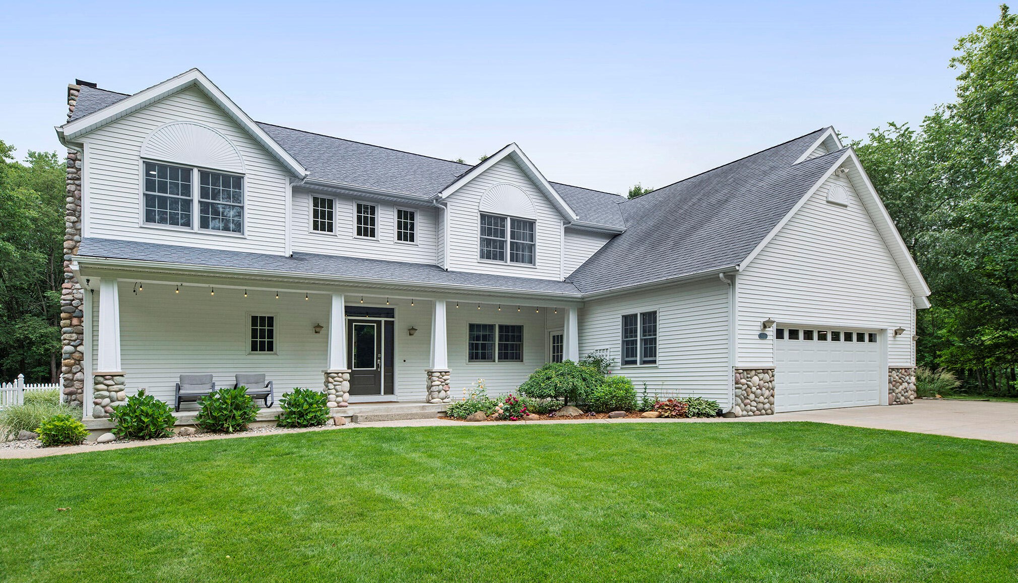 1085 Sargent Ave, Ada MI 49301-9168 exterior