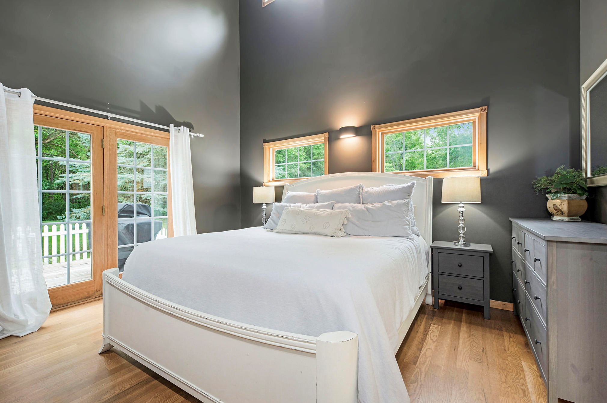 1085 Sargent Ave, Ada MI 49301-9168 exterior