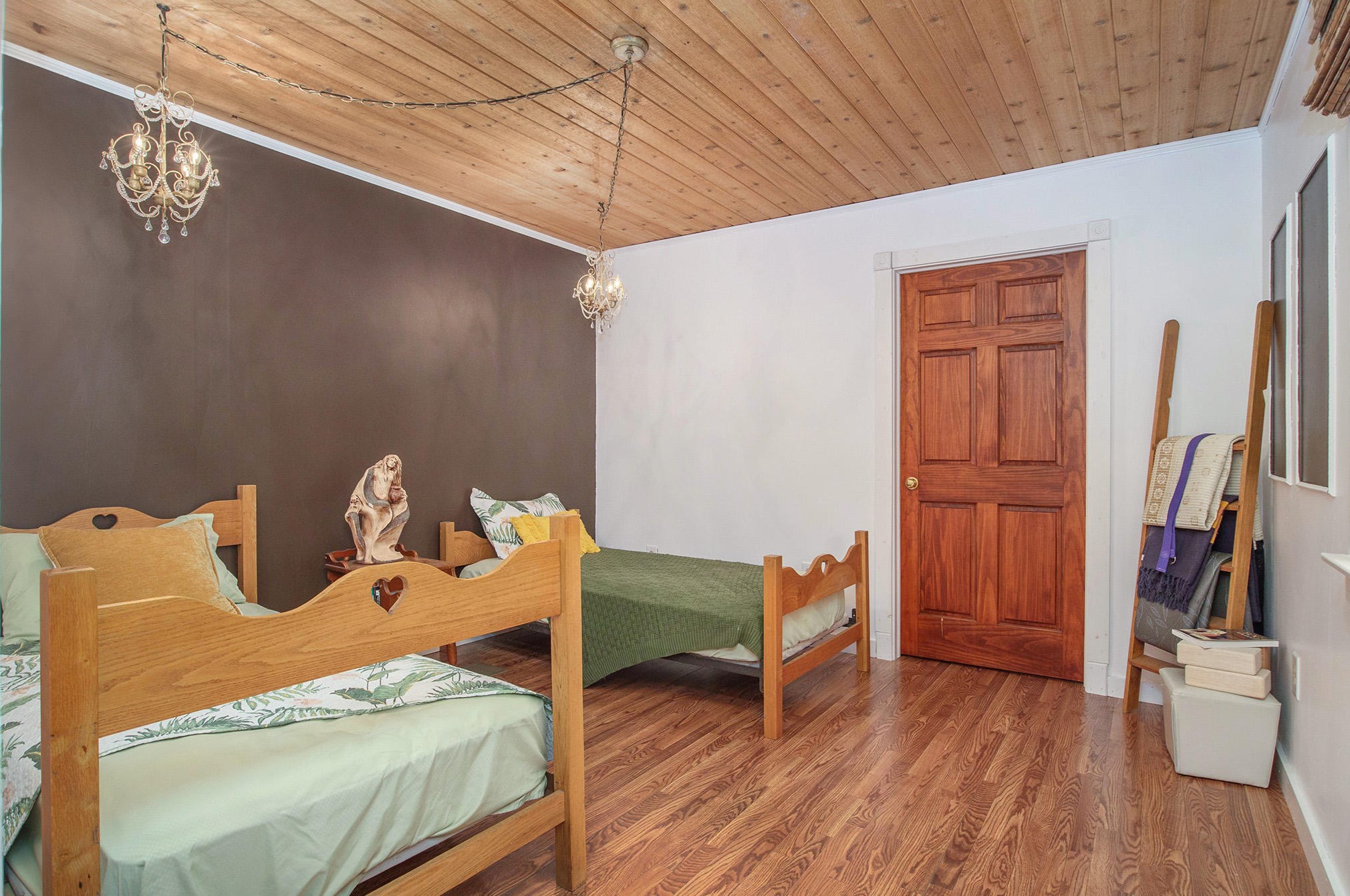 15837 Pine St, Spring Lake MI  49456-1827 exterior