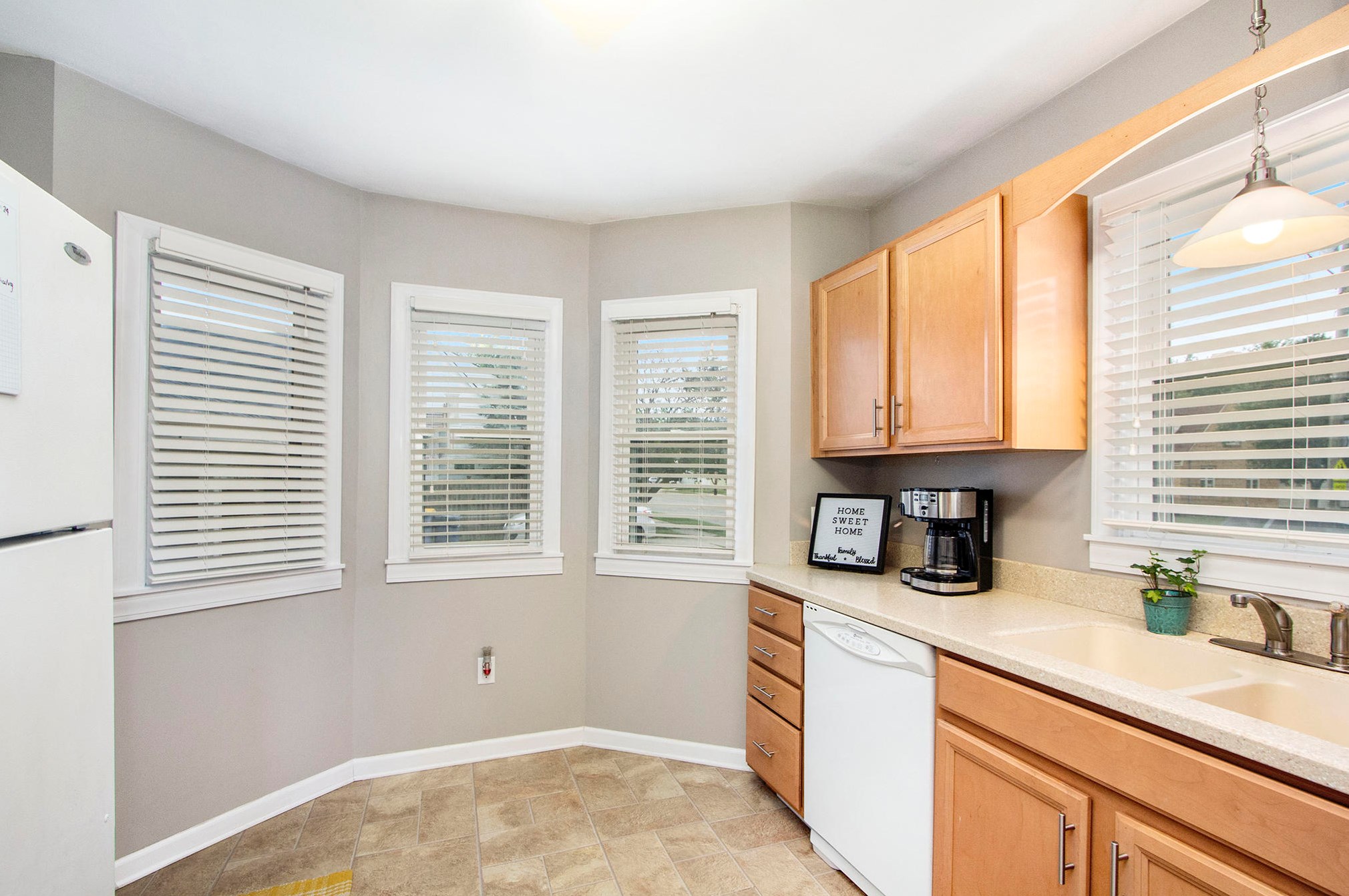 1165 Beechwood, Grand Rapids MI 49505-3828 exterior