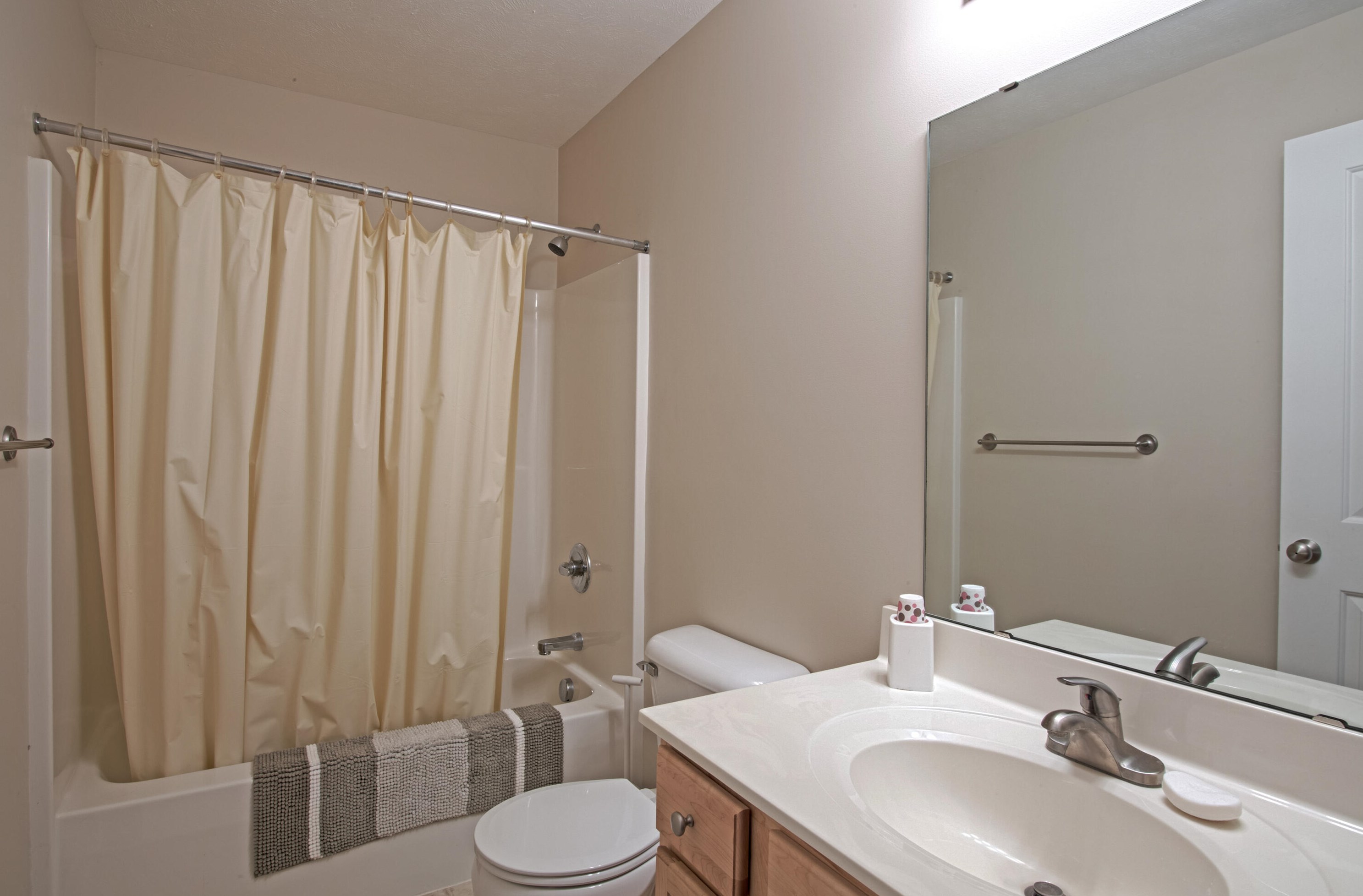 2806 Sandy Pines Dr, Dorr MI 49323-9124 exterior