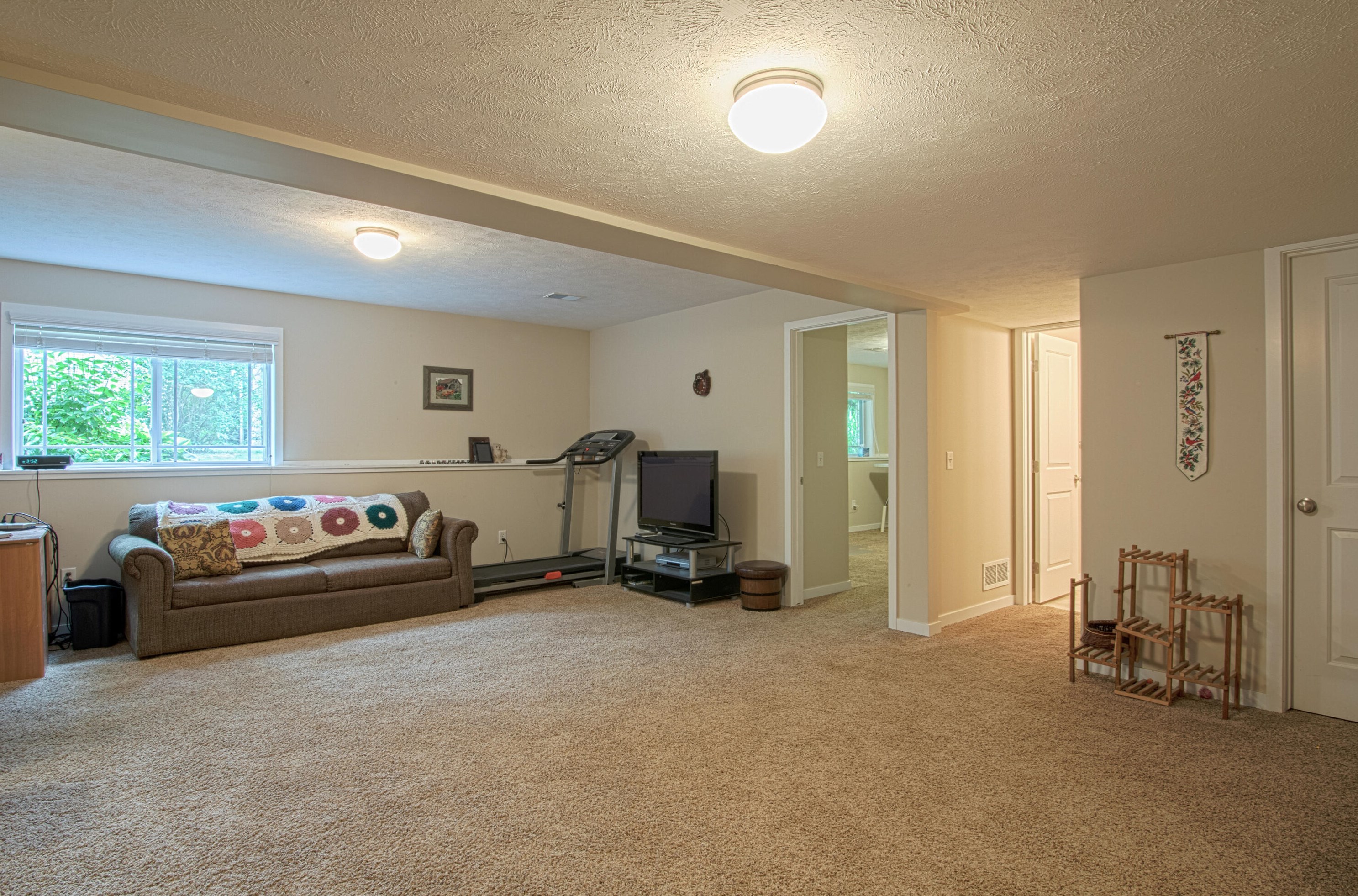 2806 Sandy Pines Dr, Dorr MI 49323-9124 exterior