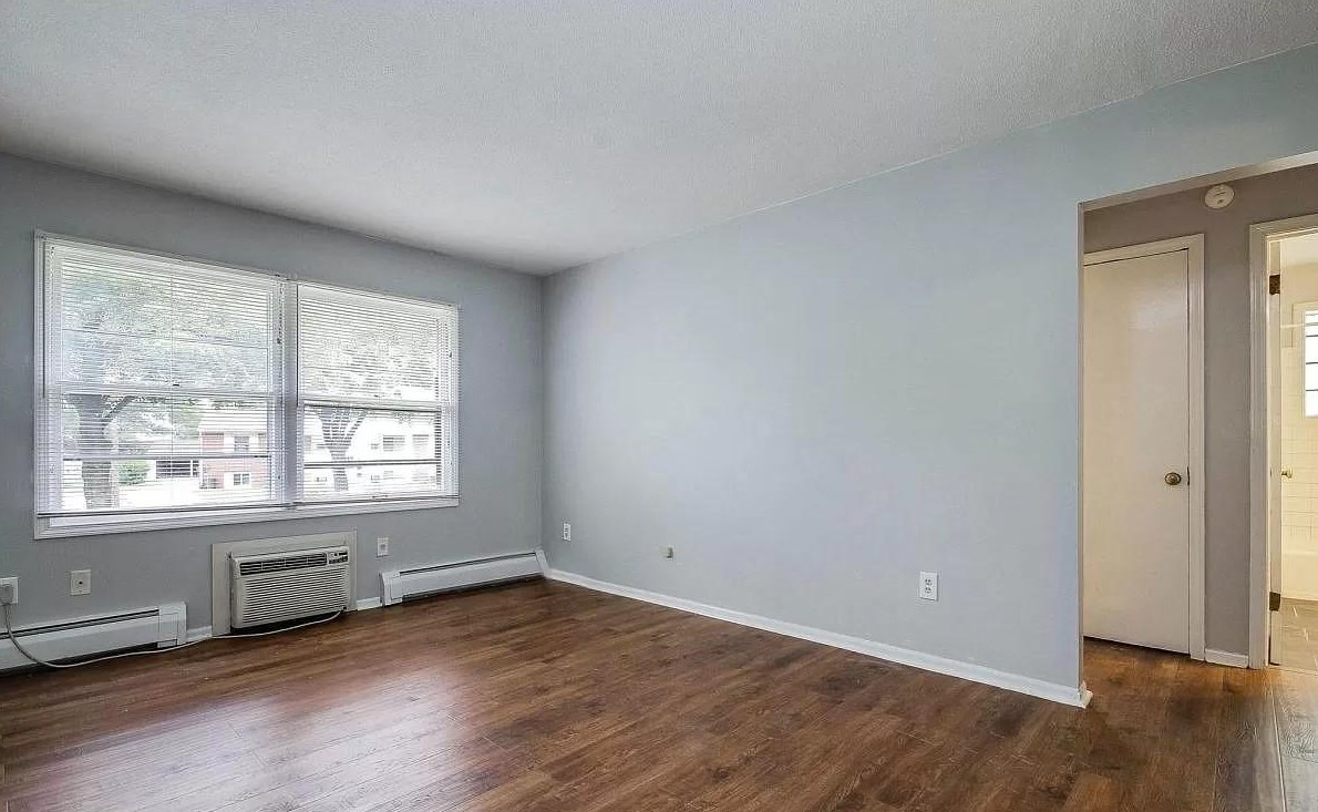 3237 Marshall Ave, Grand Rapids MI  49508-2424 exterior