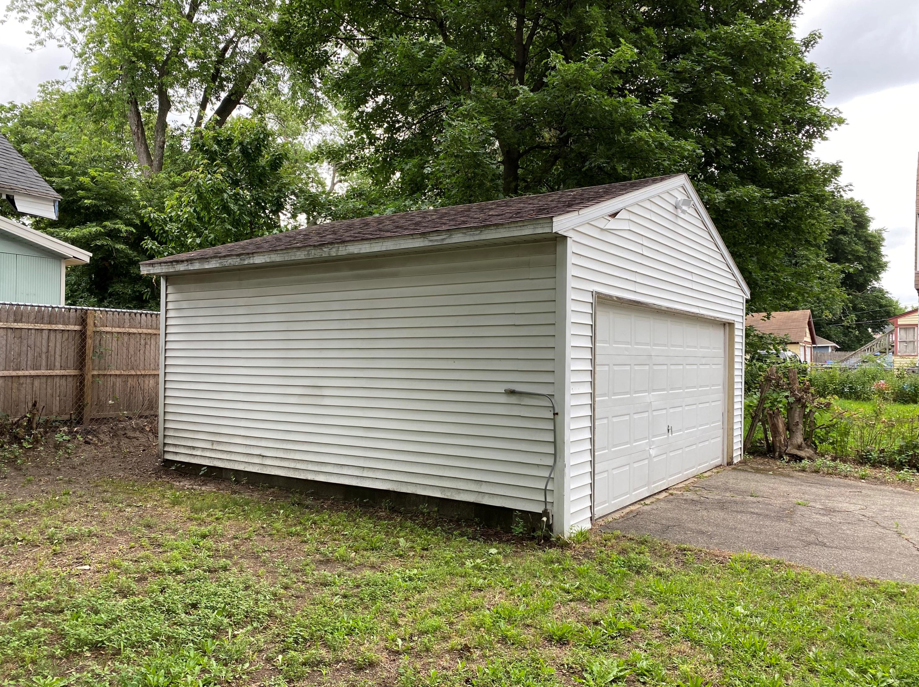 1606 Francis Ave, Grand Rapids MI  49507-2456 exterior