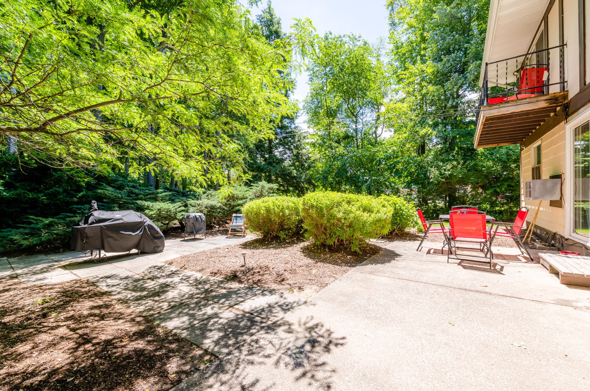 6679 Weatherford Dr, Coloma MI 49038-9573 exterior