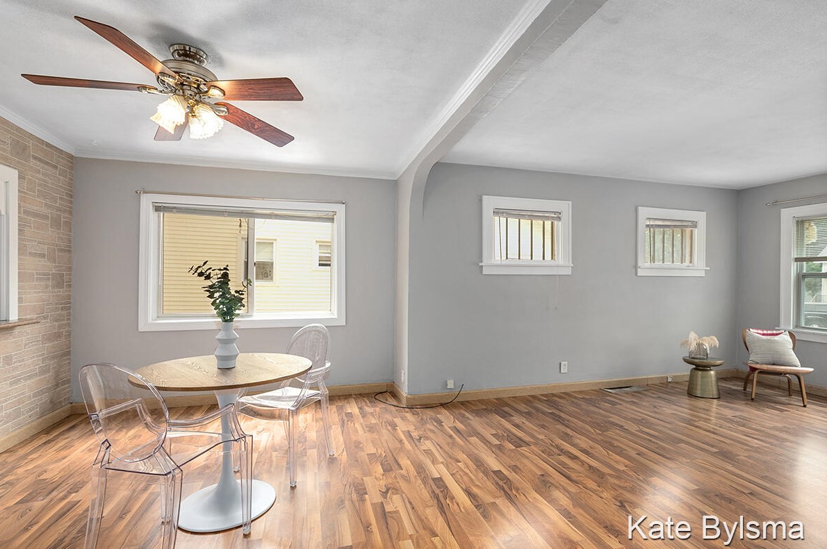 929 Veto St, Grand Rapids MI  49504-6358 exterior