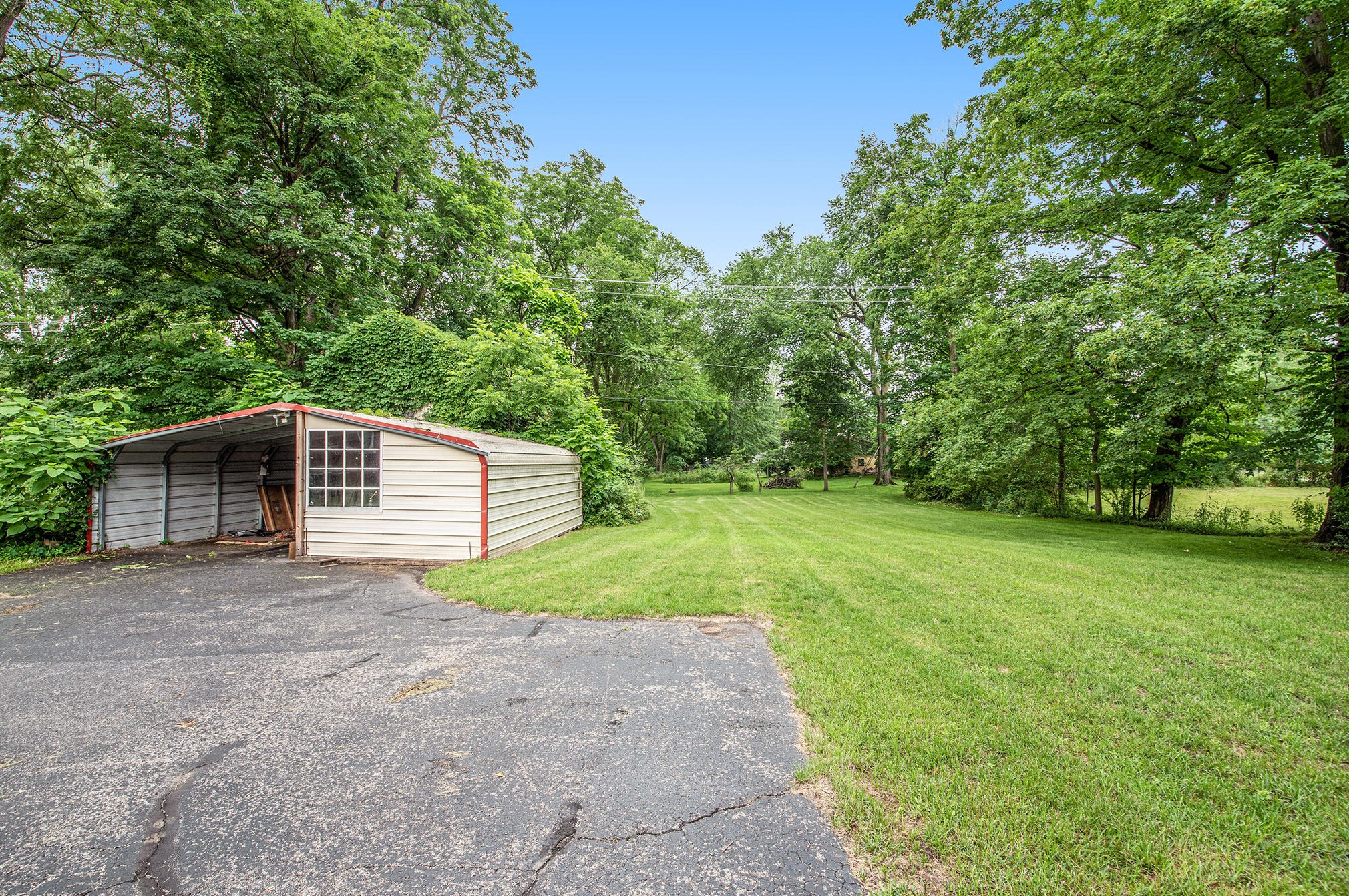 614 Main St, Wayland MI 49348-1083 exterior