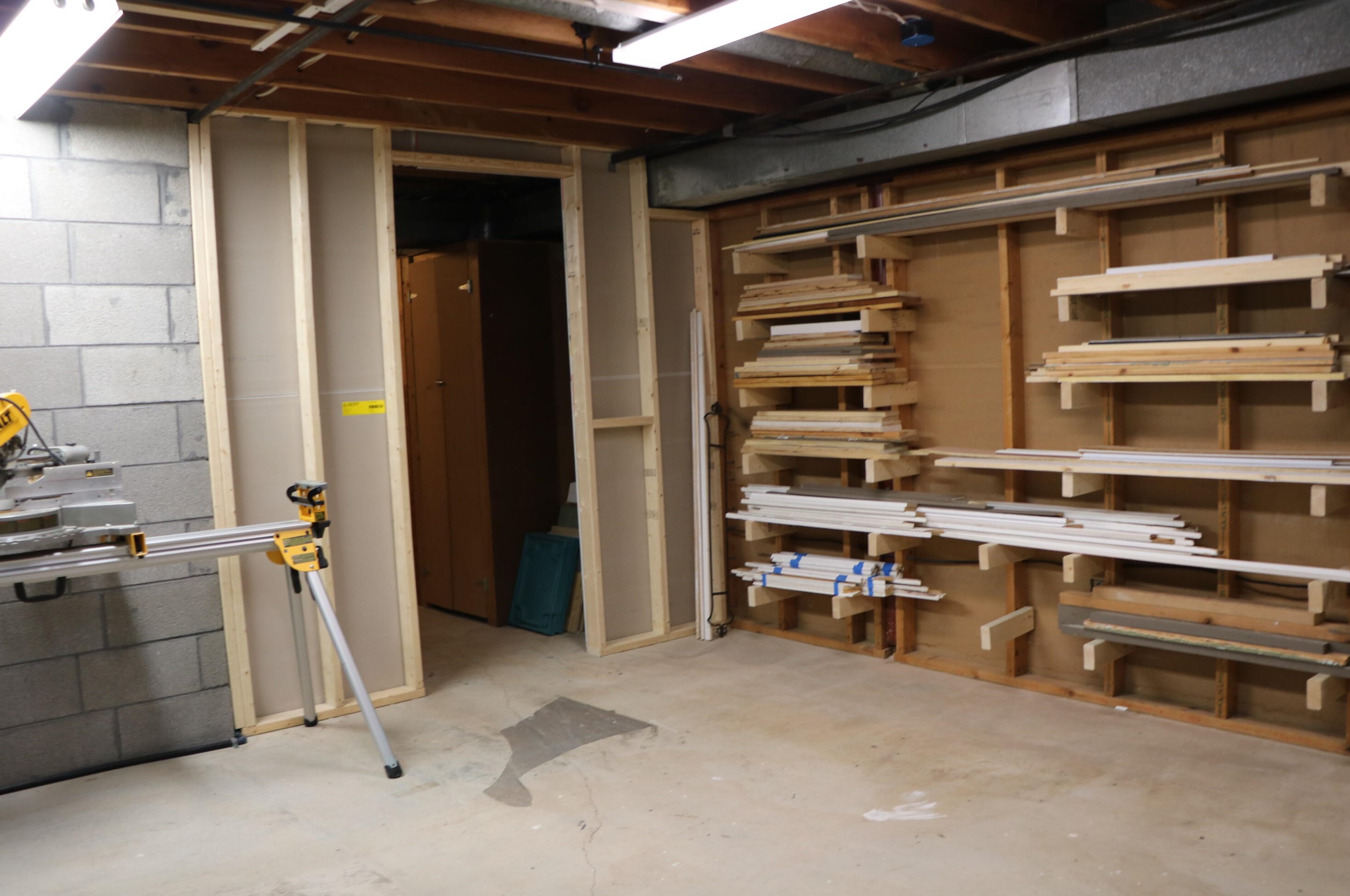 4301 Walnut Hl Dr, Grand Rapids MI 49512-3893 exterior