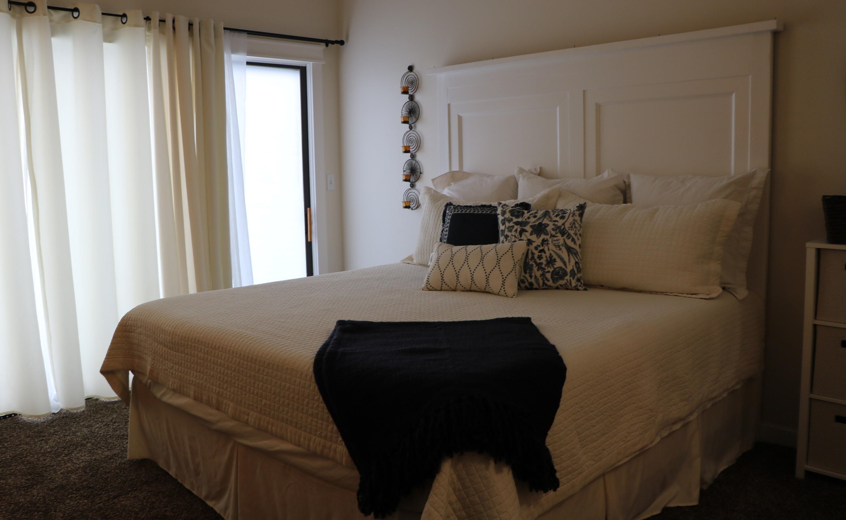 4301 Walnut Hl Dr, Grand Rapids MI 49512-3893 exterior