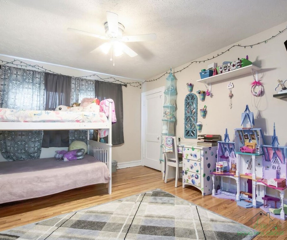 639 Leonard St, Grand Rapids MI  49503-1134 exterior