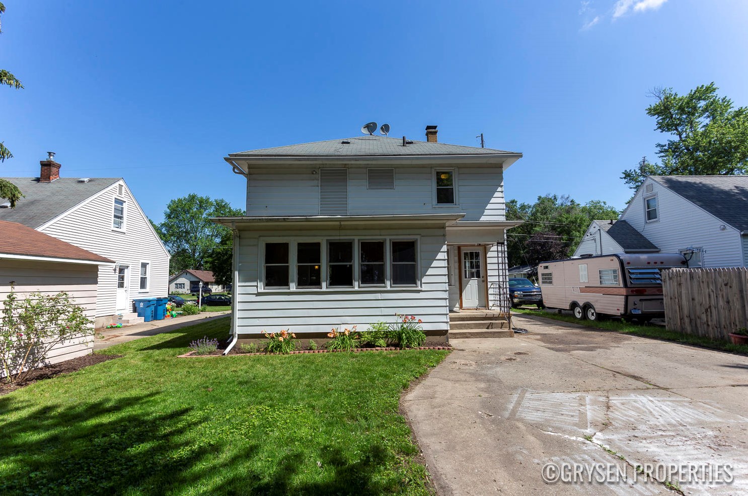 448 Van Allen St, Grand Rapids MI  49548-1228 exterior