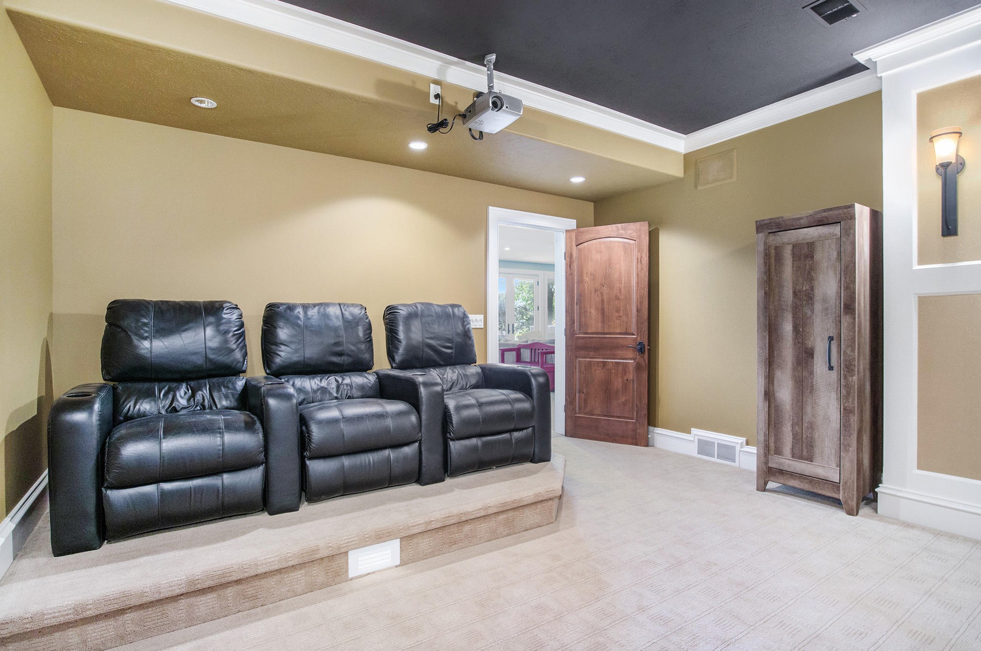 19428 Rosemary Rd, Spring Lake MI  49456-9600 exterior