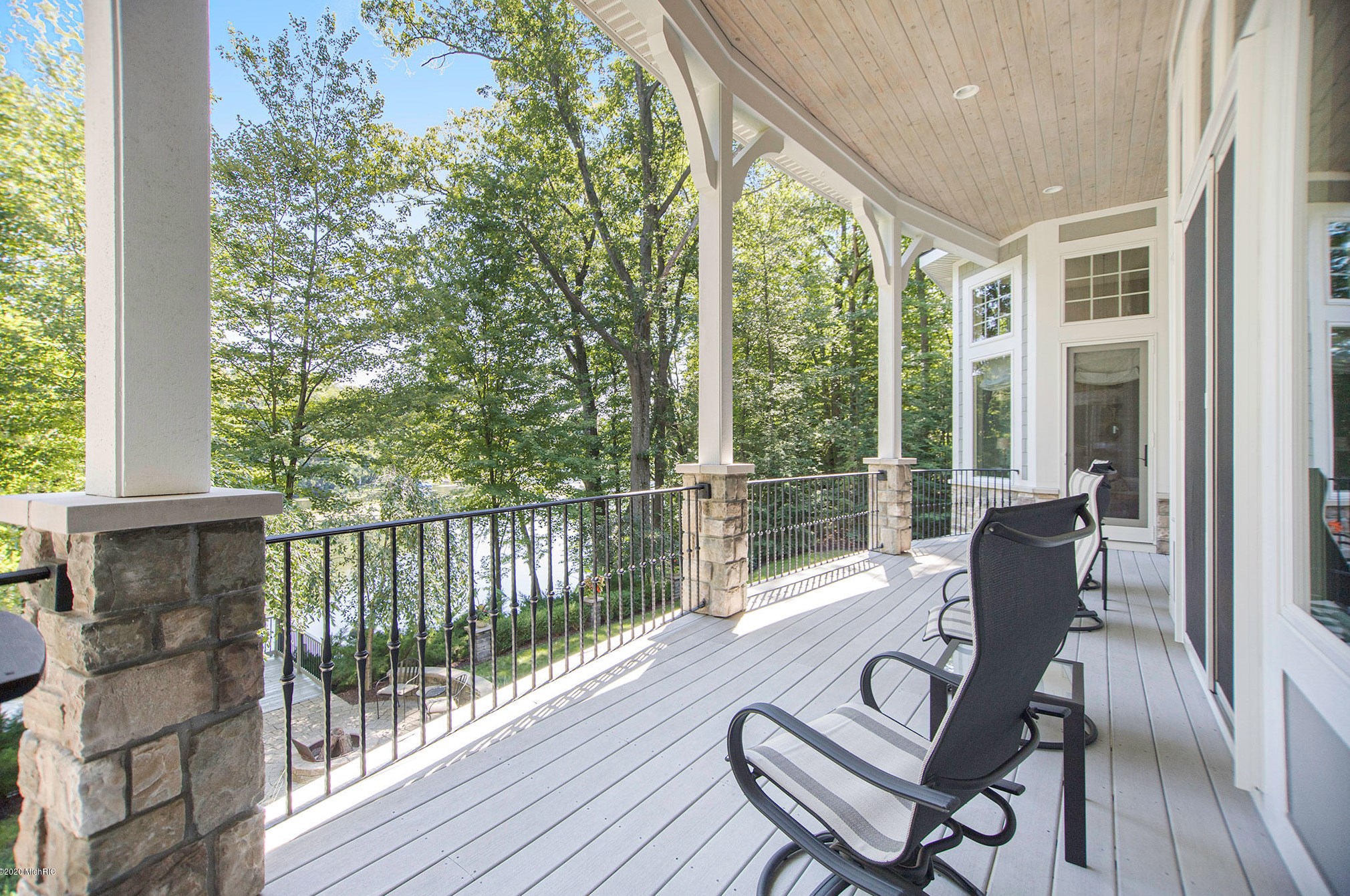 19428 Rosemary Rd, Spring Lake MI  49456-9600 exterior