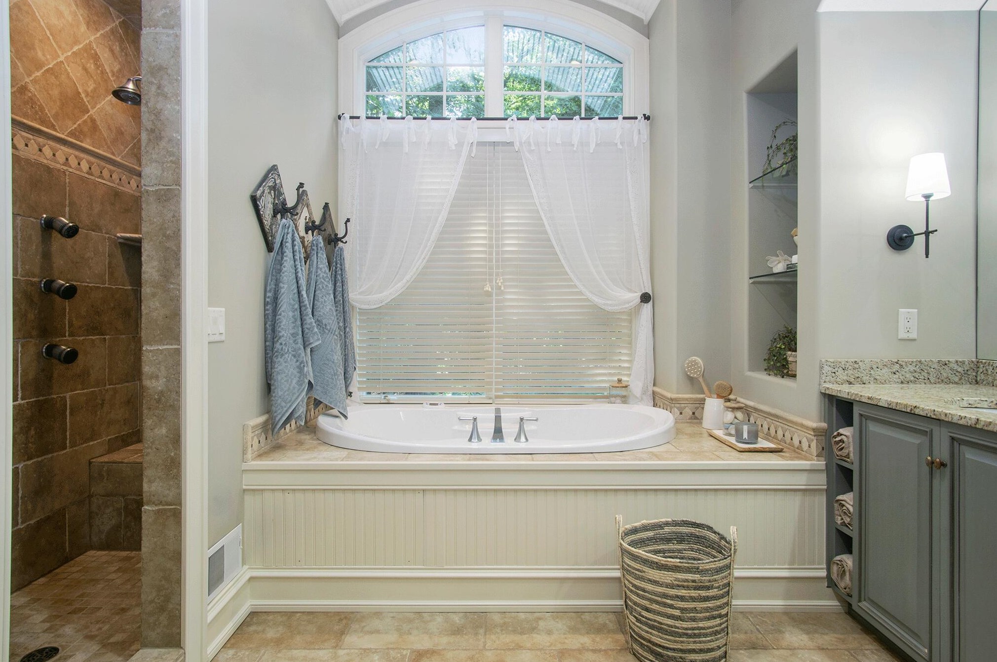 19428 Rosemary Rd, Spring Lake MI  49456-9600 exterior