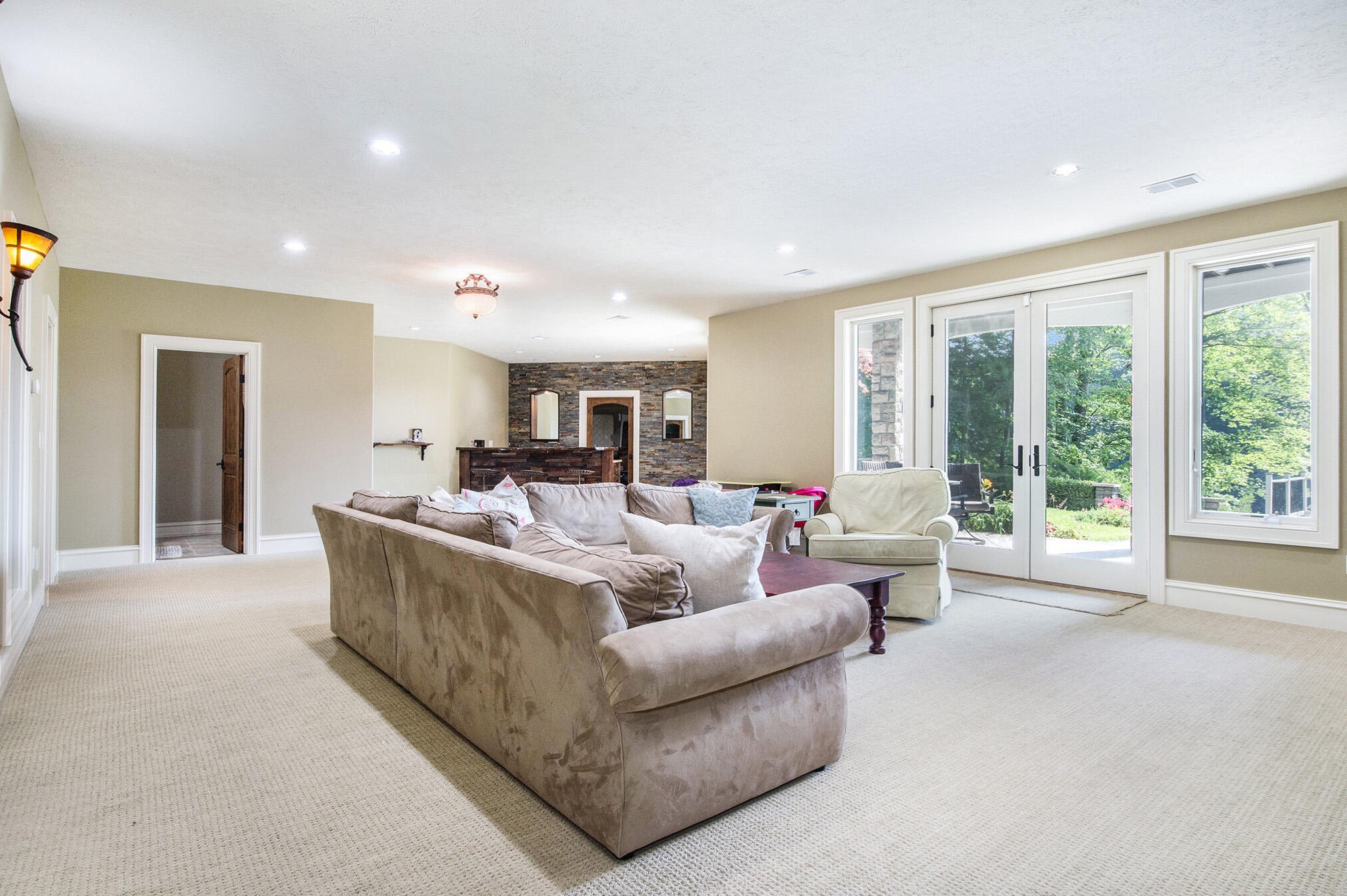 19428 Rosemary Rd, Spring Lake MI  49456-9600 exterior