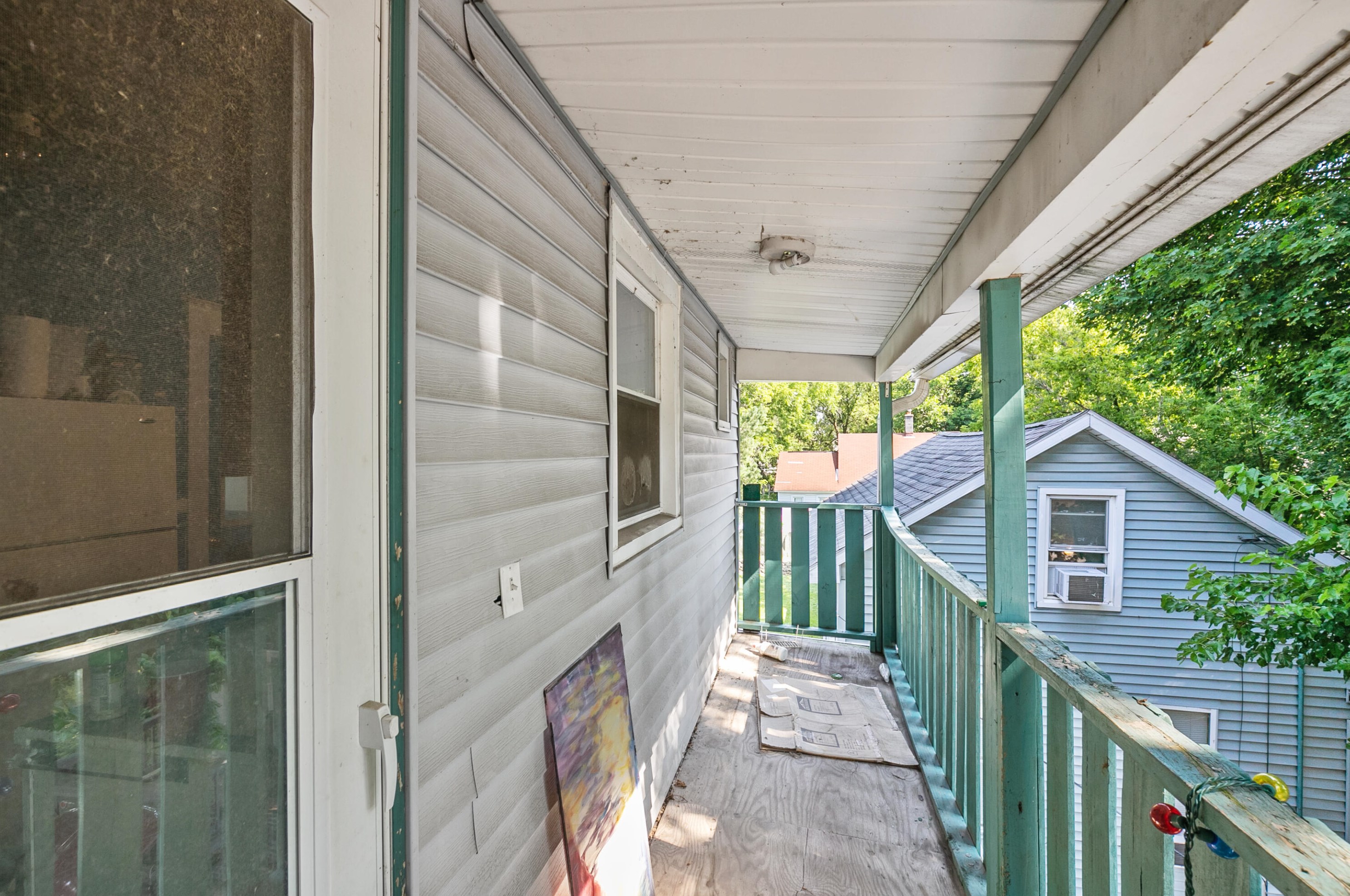 541 11th St, Grand Rapids MI  49504-4450 exterior