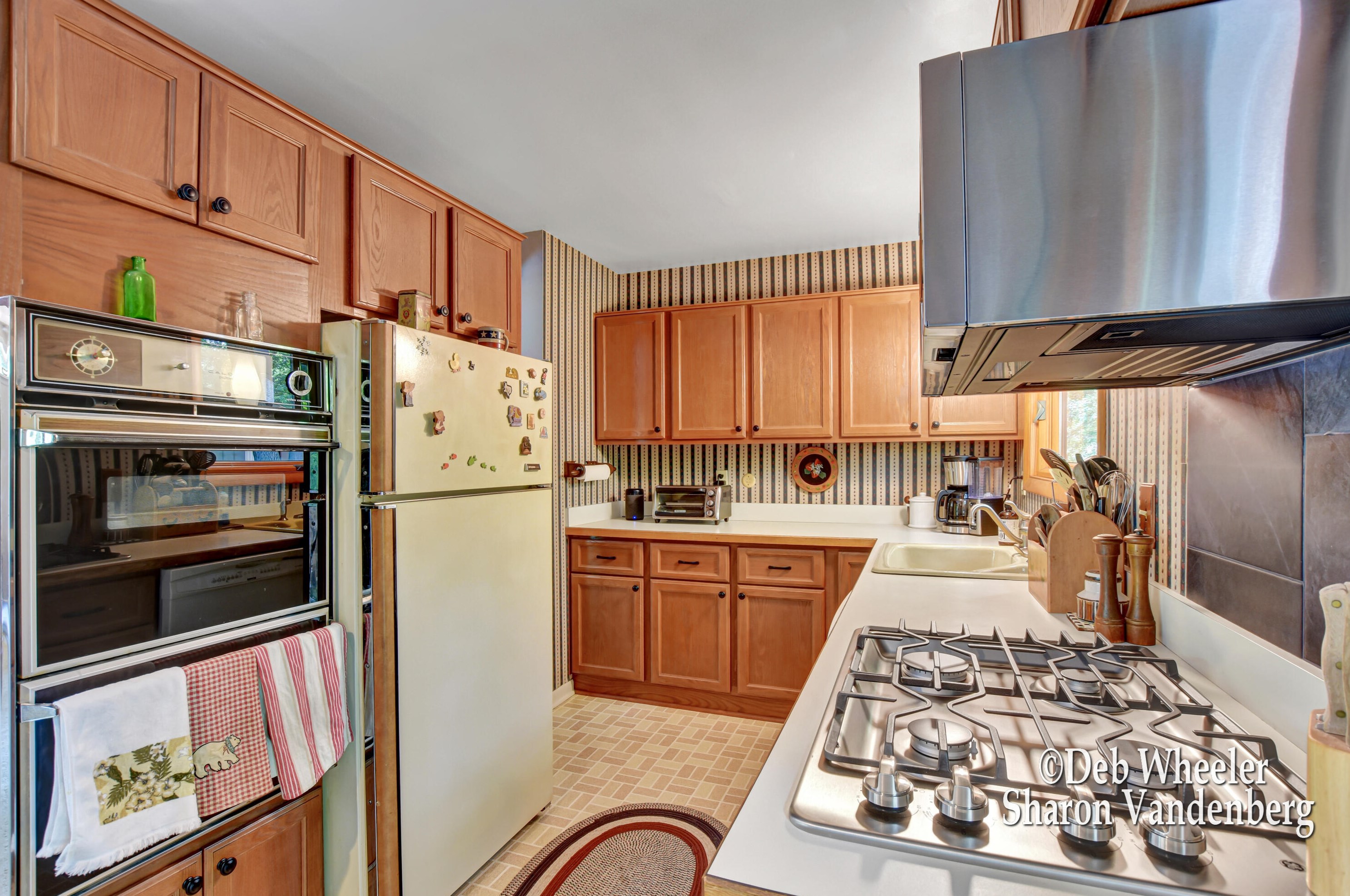 1174 Fuller Ct, Grand Rapids MI  49508-4742 exterior