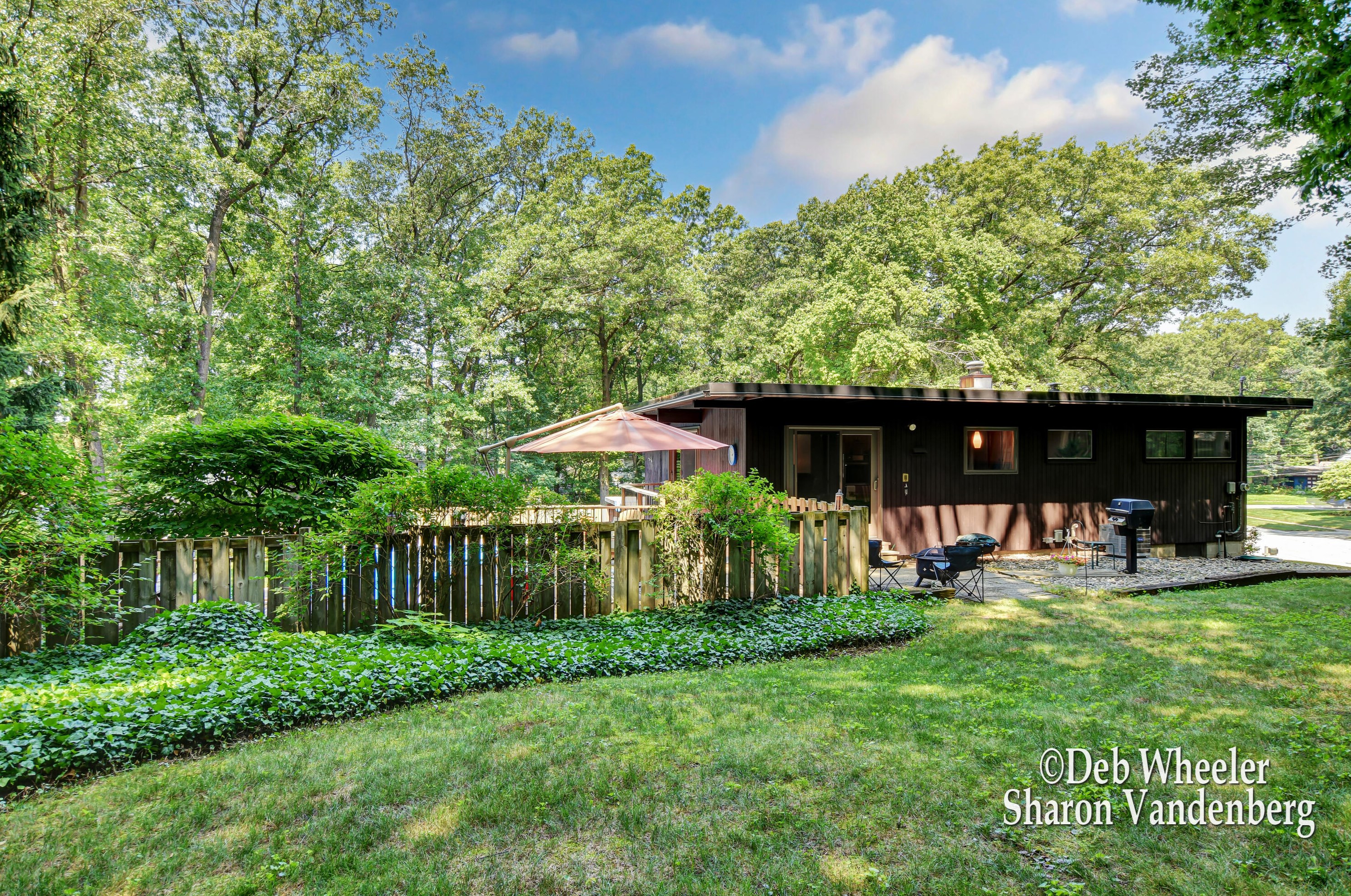 1174 Fuller Ct, Grand Rapids MI  49508-4742 exterior