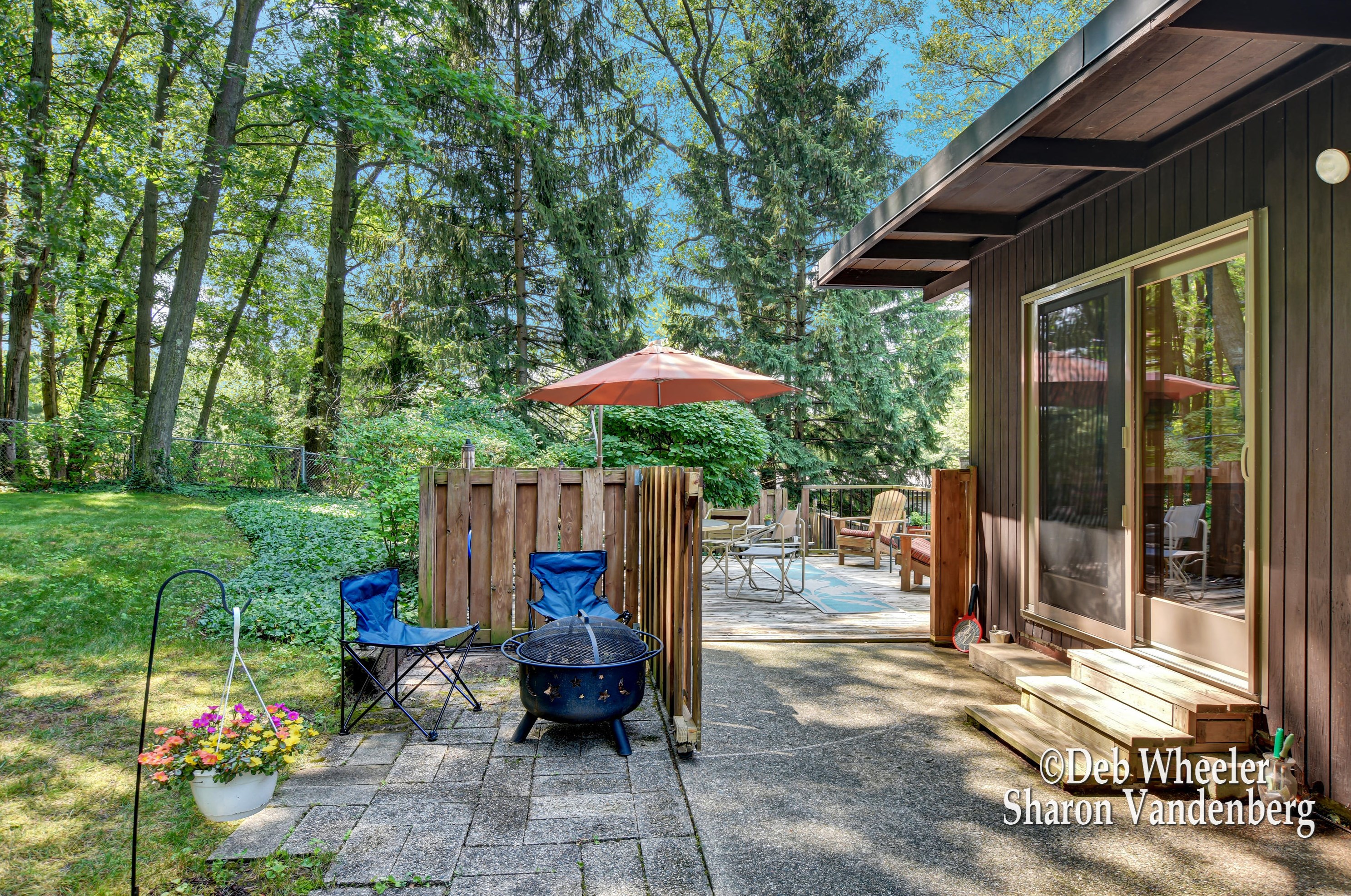 1174 Fuller Ct, Grand Rapids MI  49508-4742 exterior