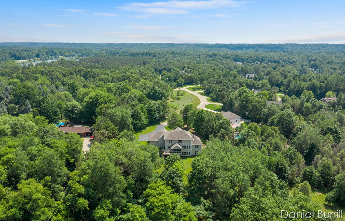 9571 Douglas Fir Ct, Sparta MI 49345-8276 exterior