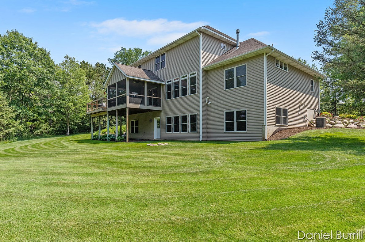 9571 Douglas Fir Ct, Sparta MI 49345-8276 exterior