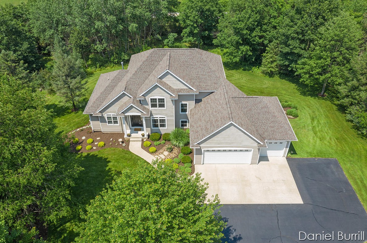 9571 Douglas Fir Ct, Sparta MI 49345-8276 exterior