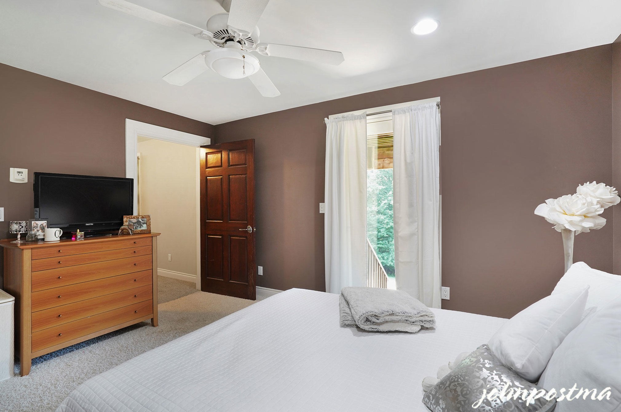 2188 Fairridge Dr, Ada MI 49301-8551 exterior