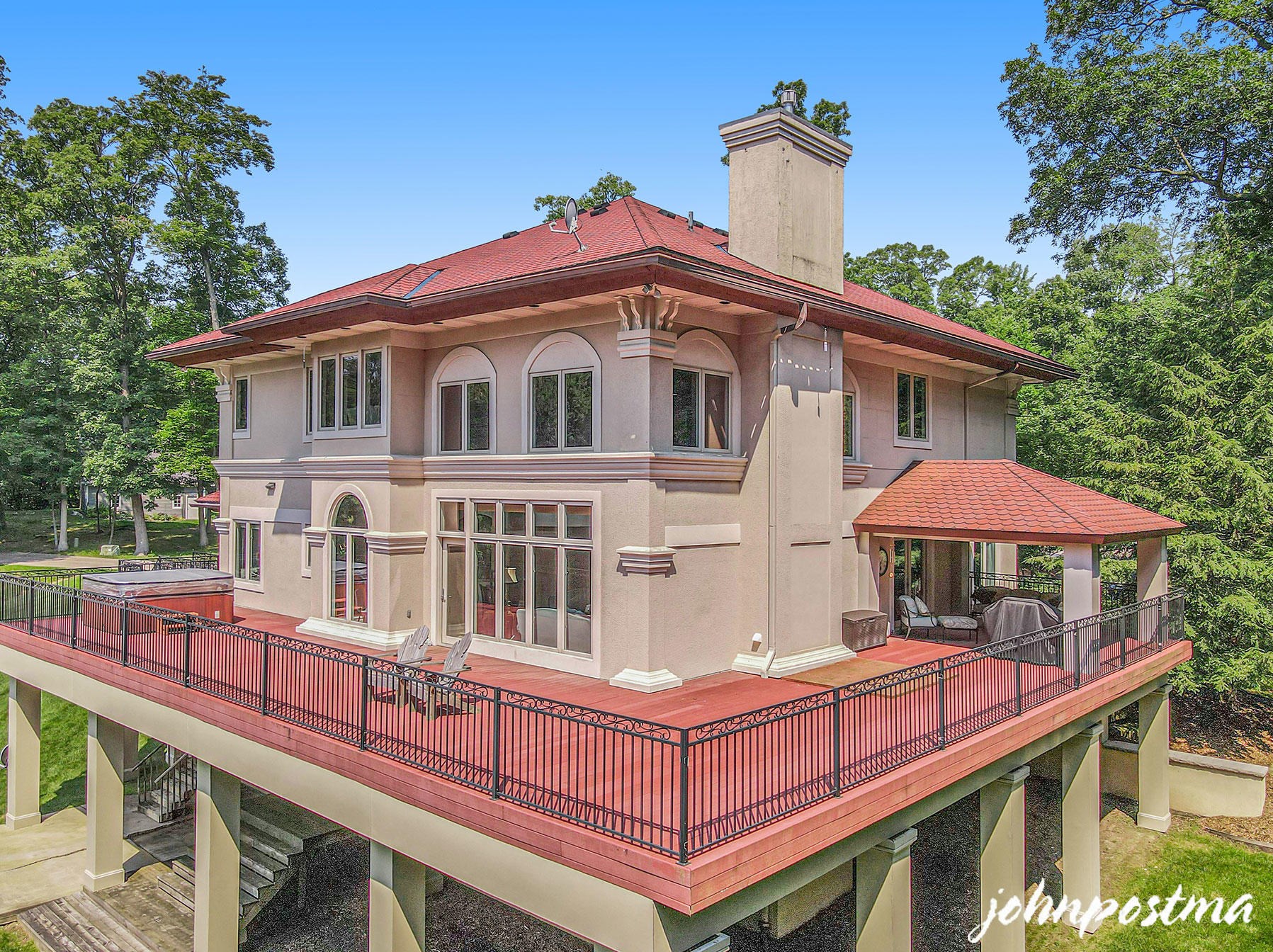 2188 Fairridge Dr, Ada MI 49301-8551 exterior