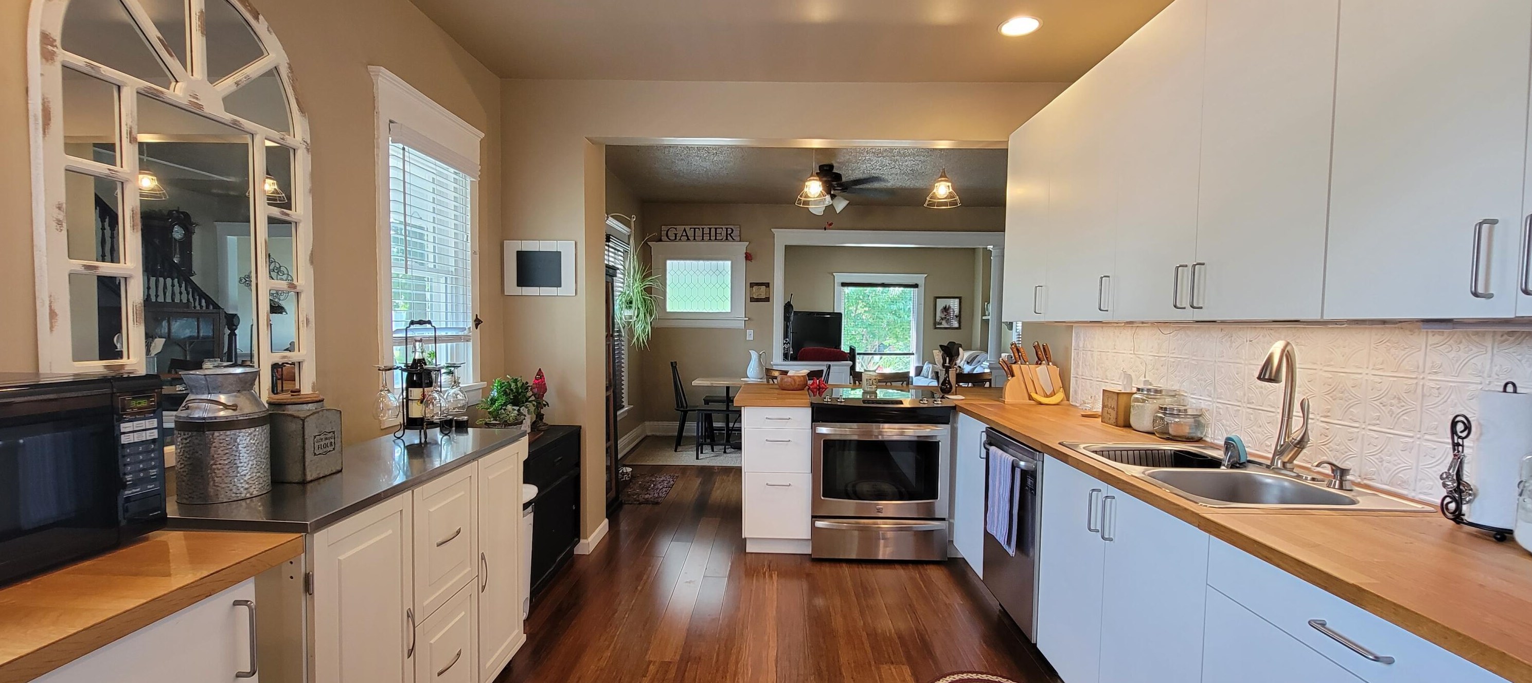 612 Clinton St, Cadmus MI 49221-2111 exterior