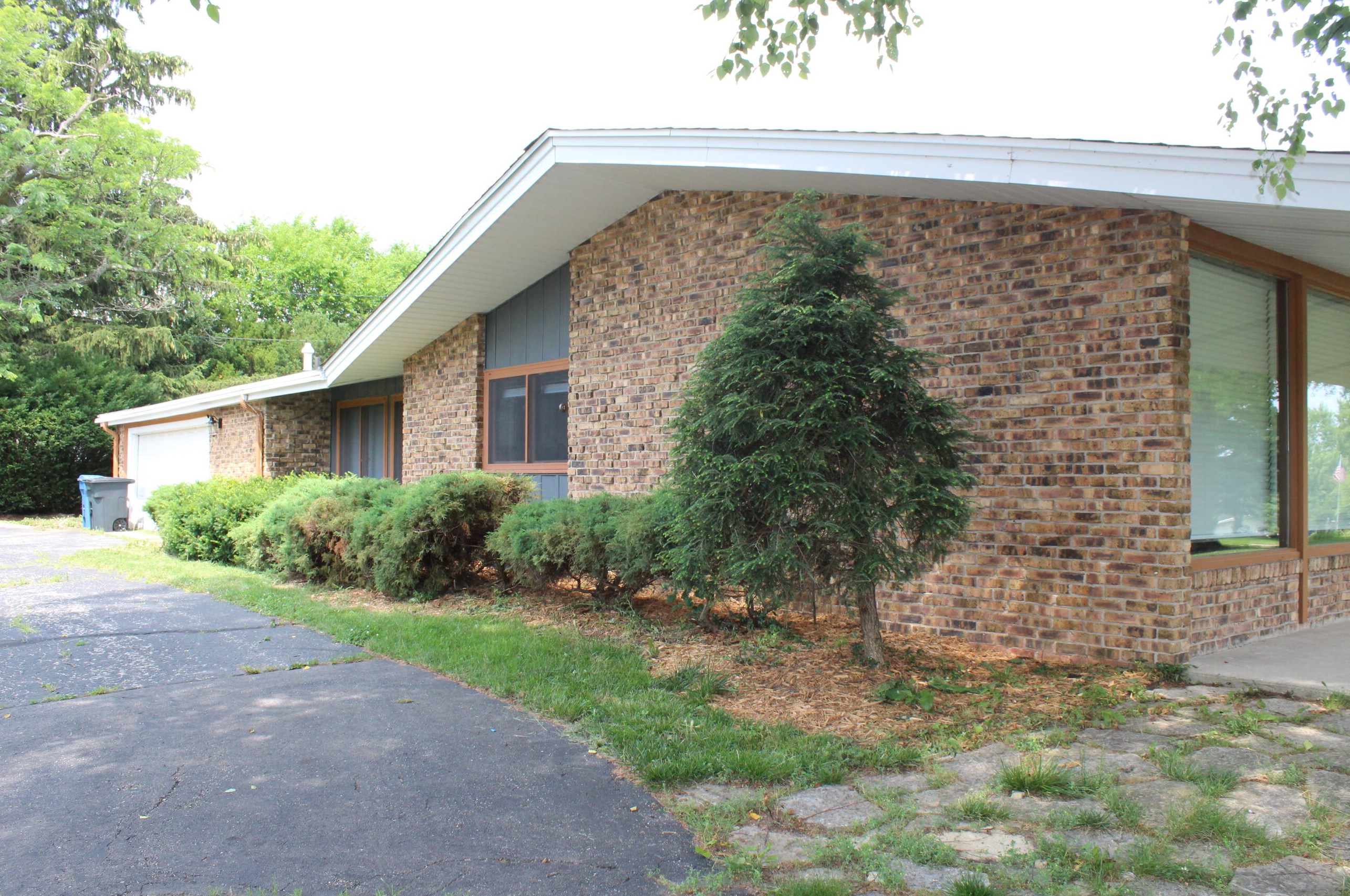 820 Iroquois Trl, Niles MI  49120-3127 exterior