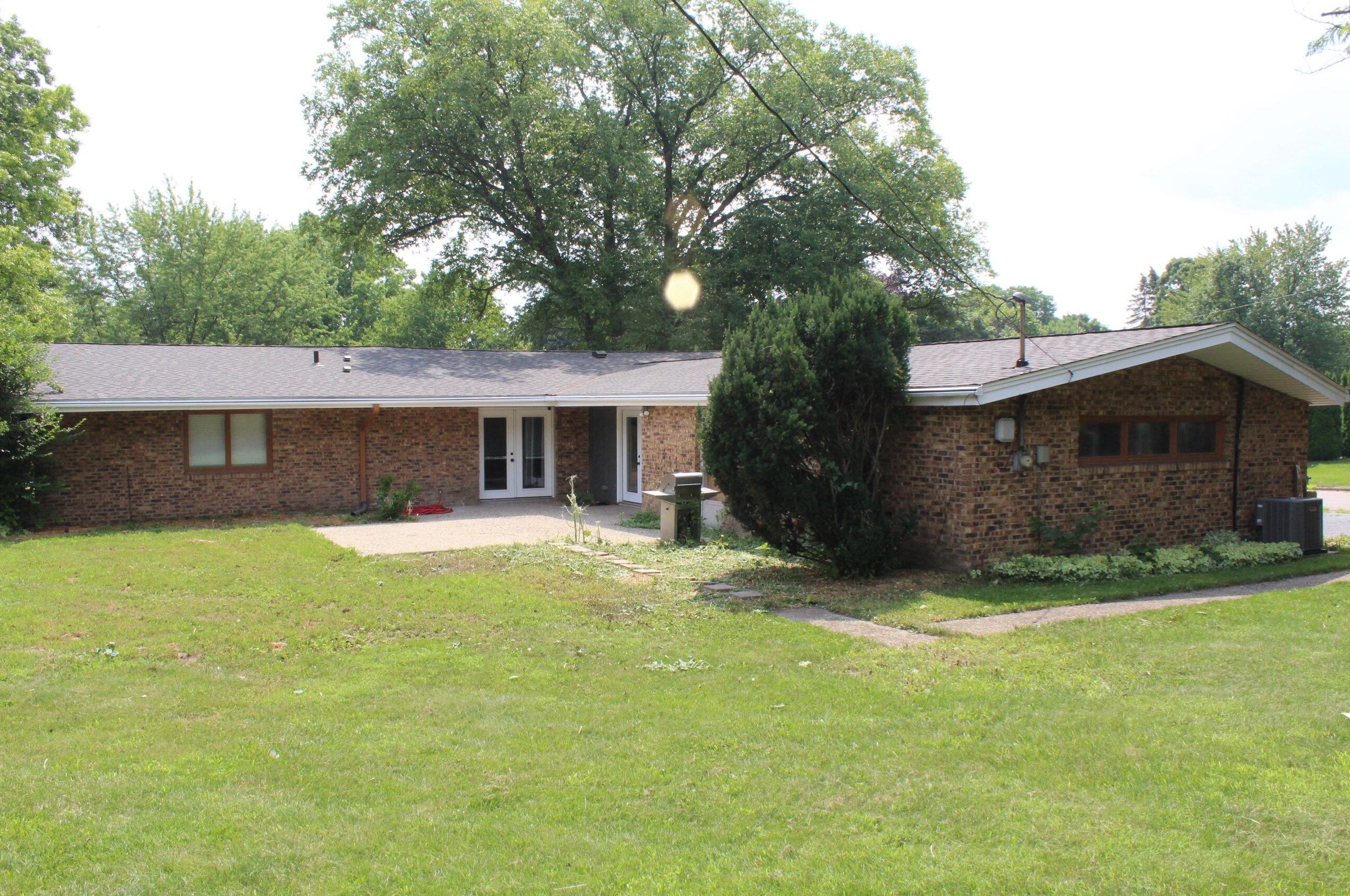 820 Iroquois Trl, Niles MI  49120-3127 exterior