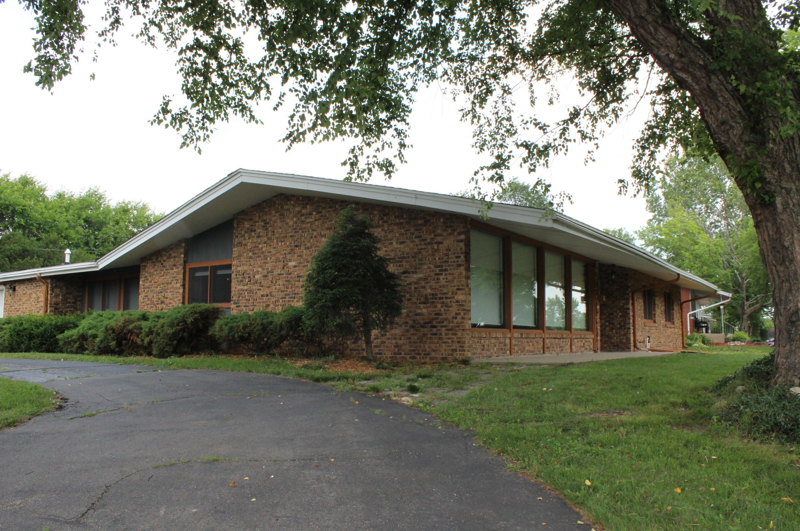 820 Iroquois Trl, Niles MI  49120-3127 exterior