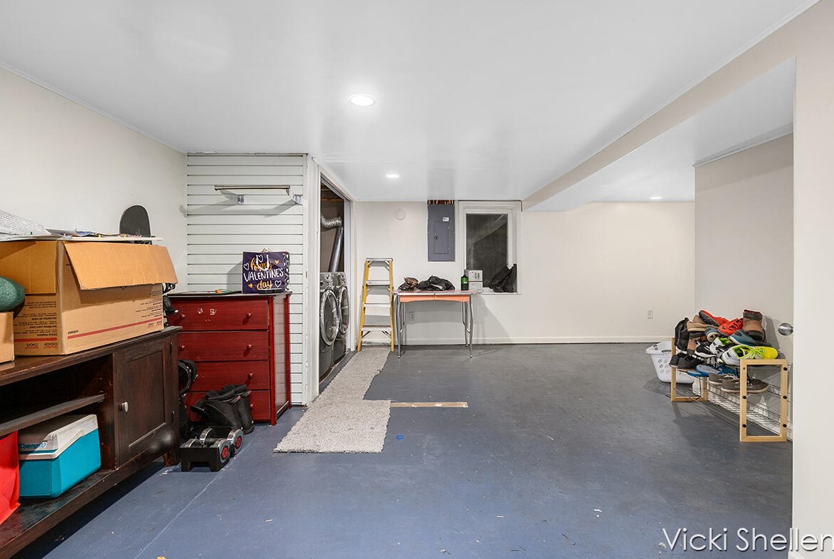 16935 Spring Lake Rd, Spring Lake MI  49456-1372 exterior