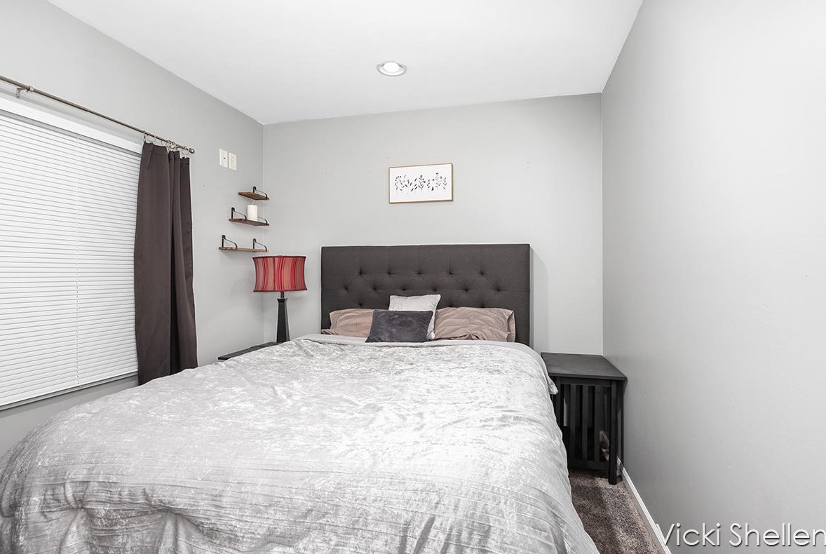 16935 Spring Lake Rd, Spring Lake MI  49456-1372 exterior