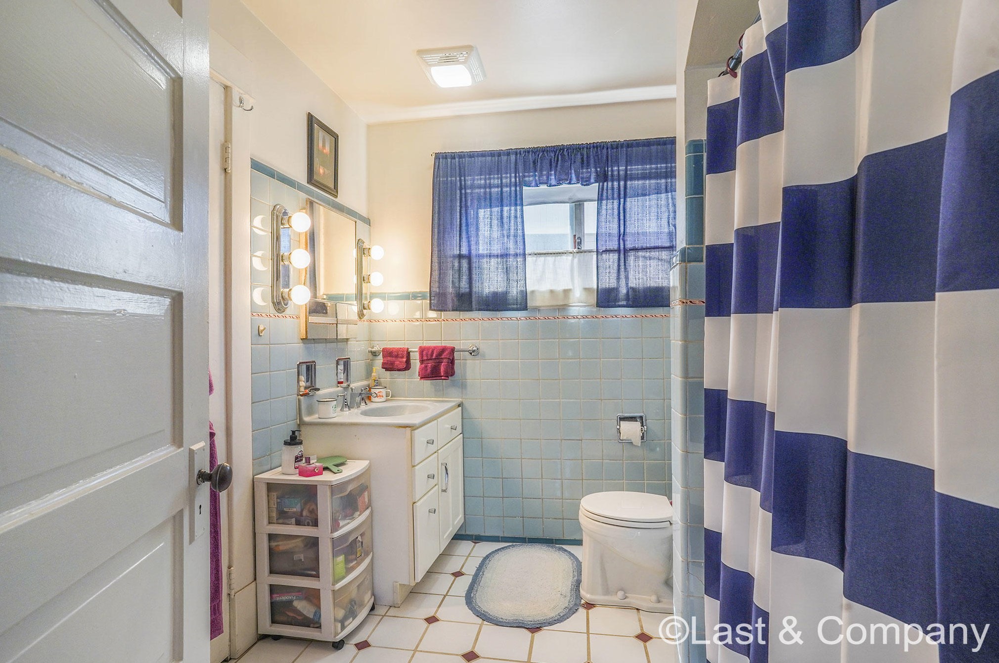 865 Leonard St, Grand Rapids MI 49504-4133 exterior