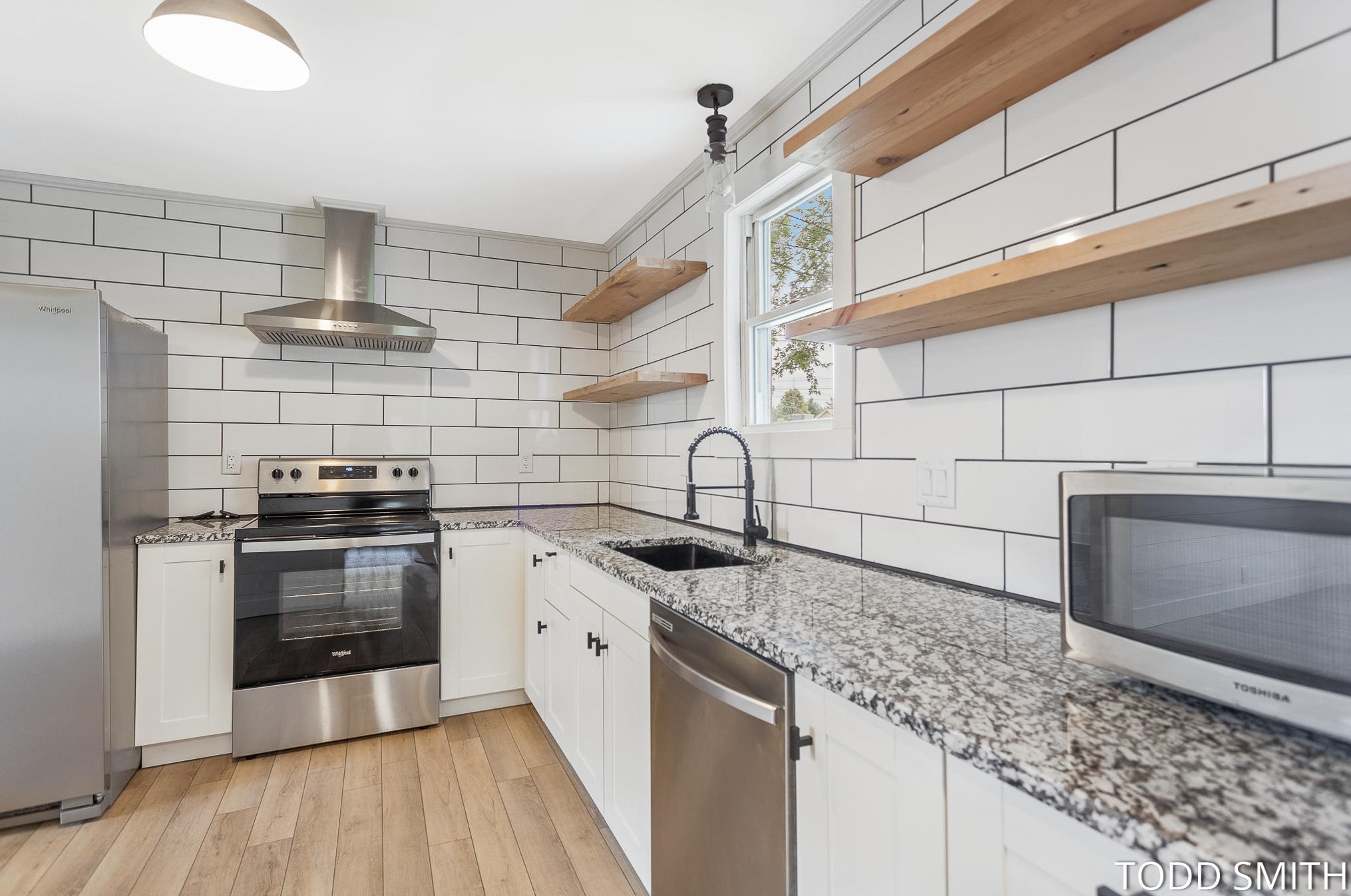 1494 Leonard St, Grand Rapids MI  49534-9540 exterior