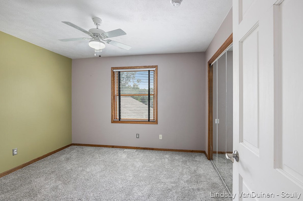 3850 Kingsway Ct, Grand Rapids MI  49508-2602 exterior