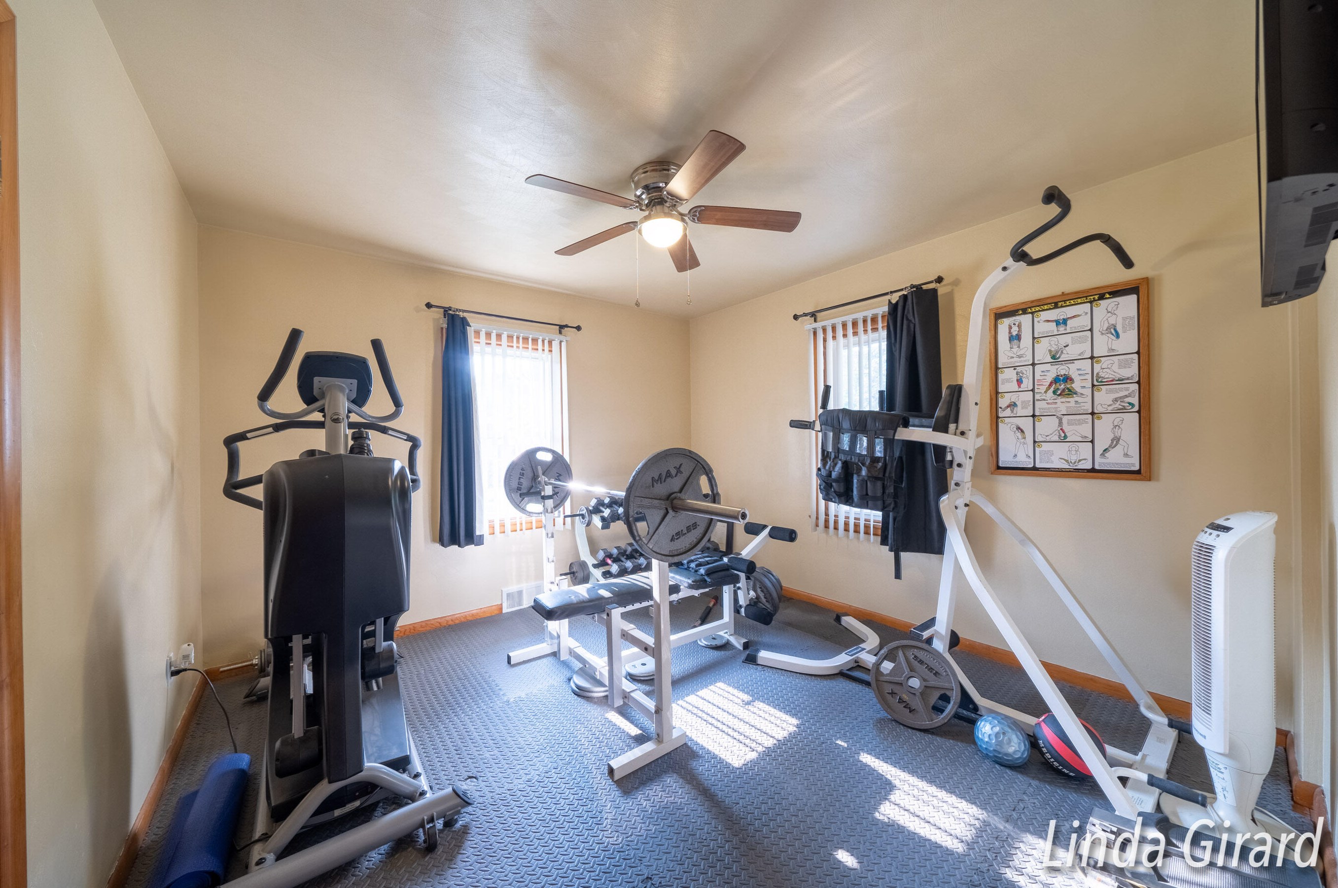 2945 Vineland Ave, Grand Rapids MI  49508-1454 exterior