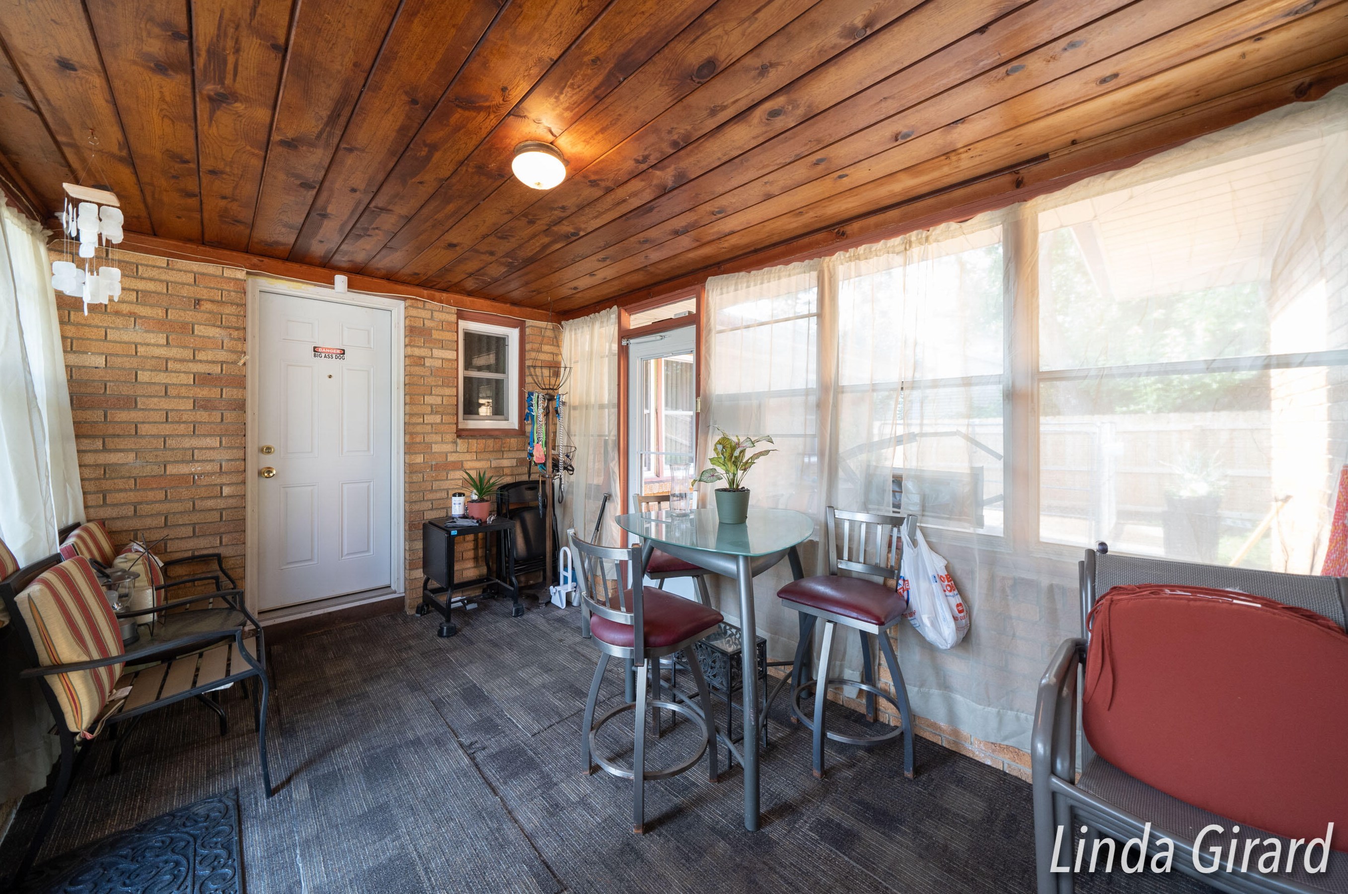 2945 Vineland Ave, Grand Rapids MI  49508-1454 exterior