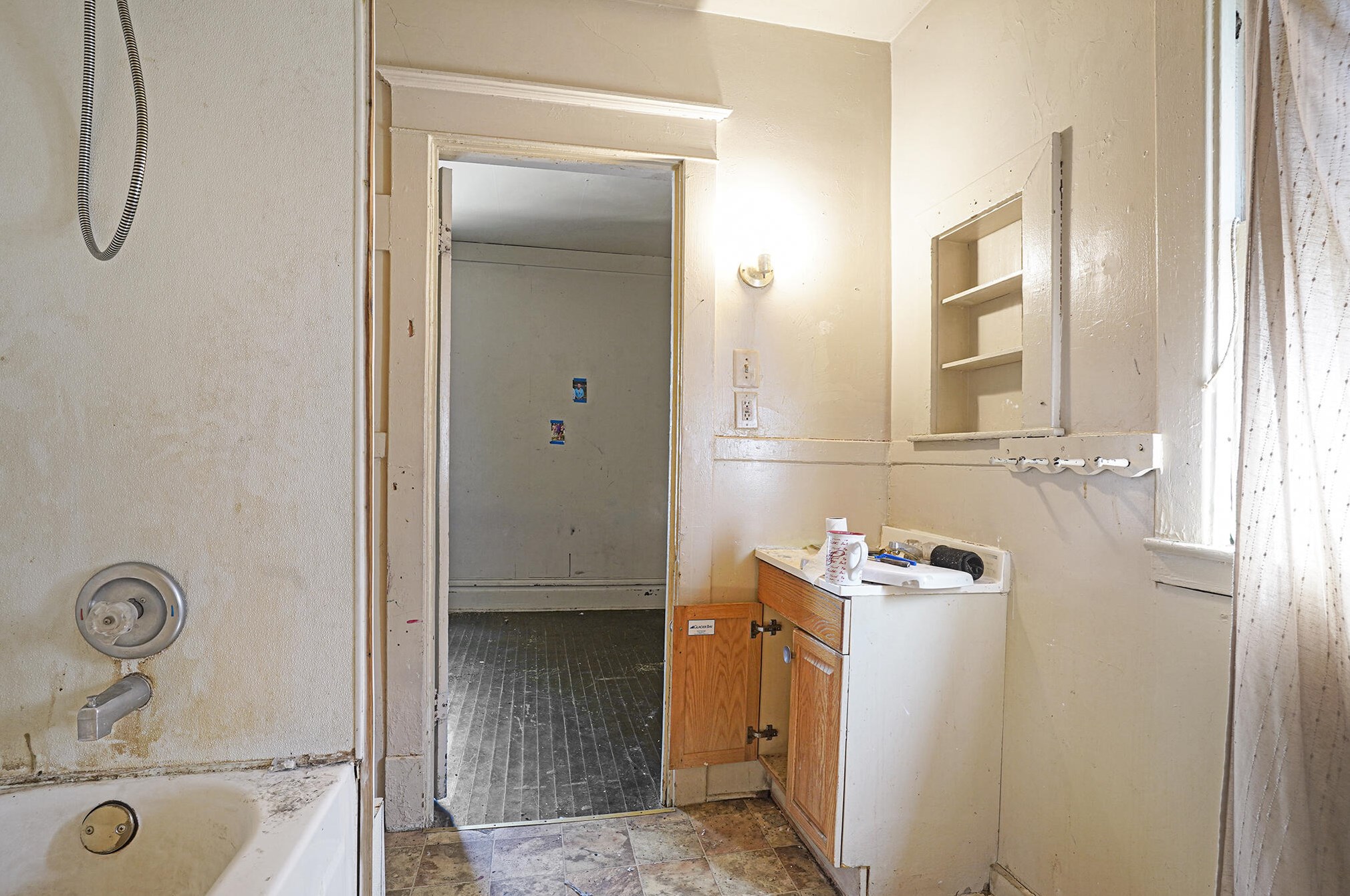 411 11th St, Grand Rapids MI  49504-4427 exterior