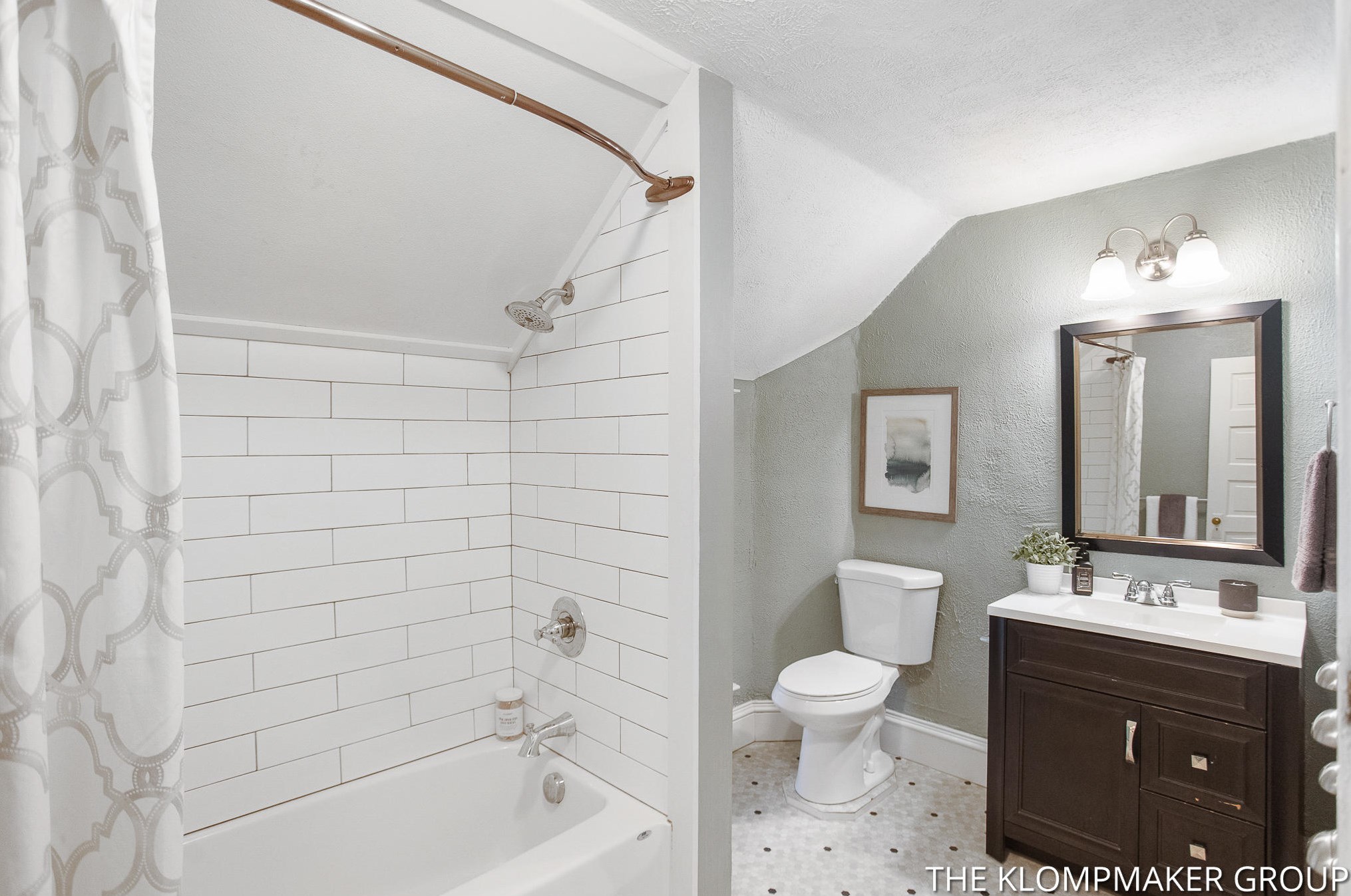 345 Diamond Ave, Grand Rapids MI  49503-3655 exterior