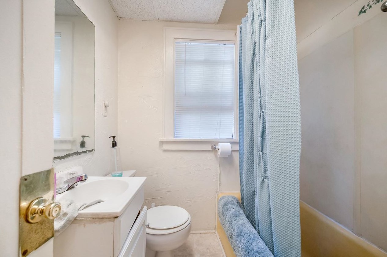 242 High St, Jackson MI 49203-3263 exterior